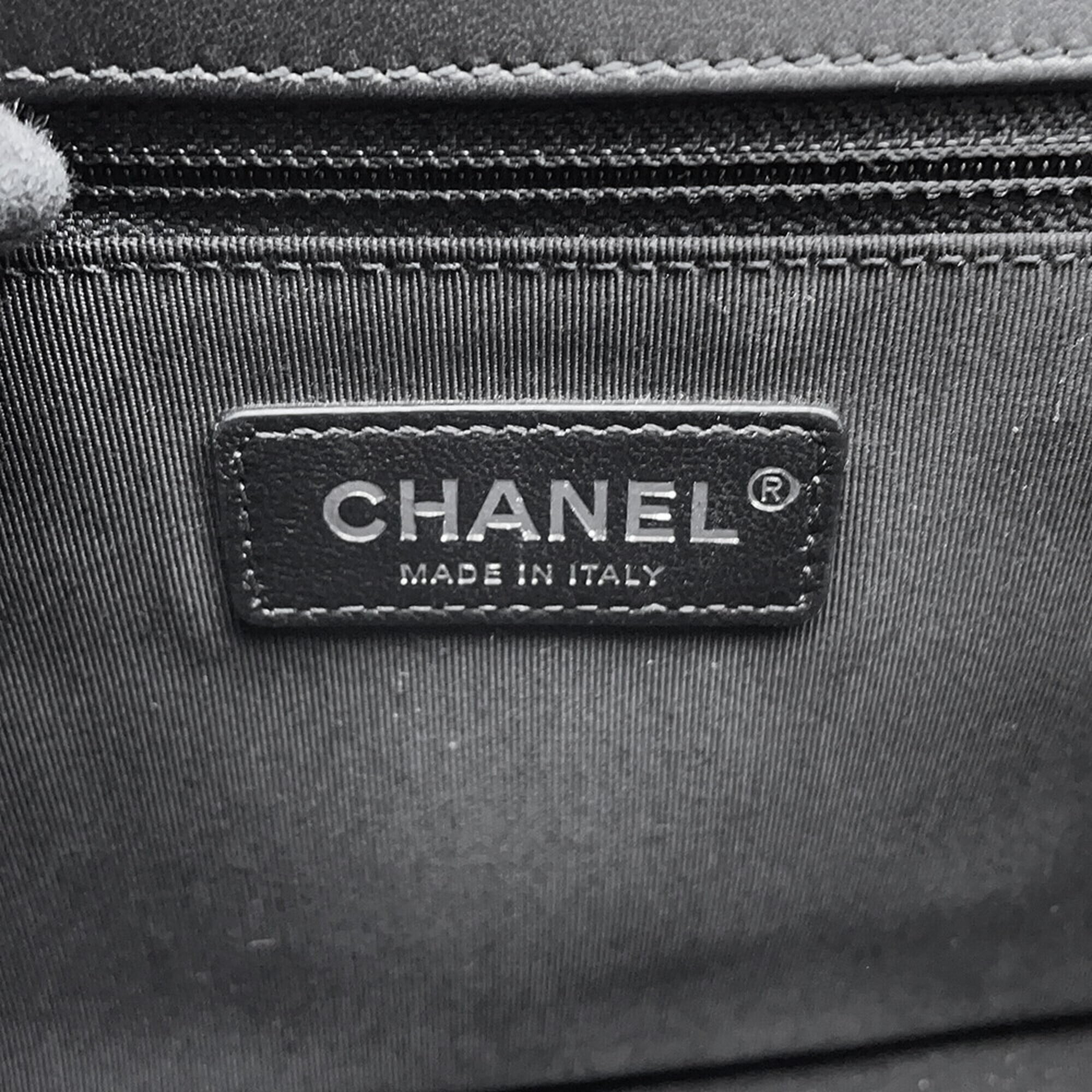 Chanel Matelasse Black Leather Handbag Shoulder Bag (Pre-Owned)