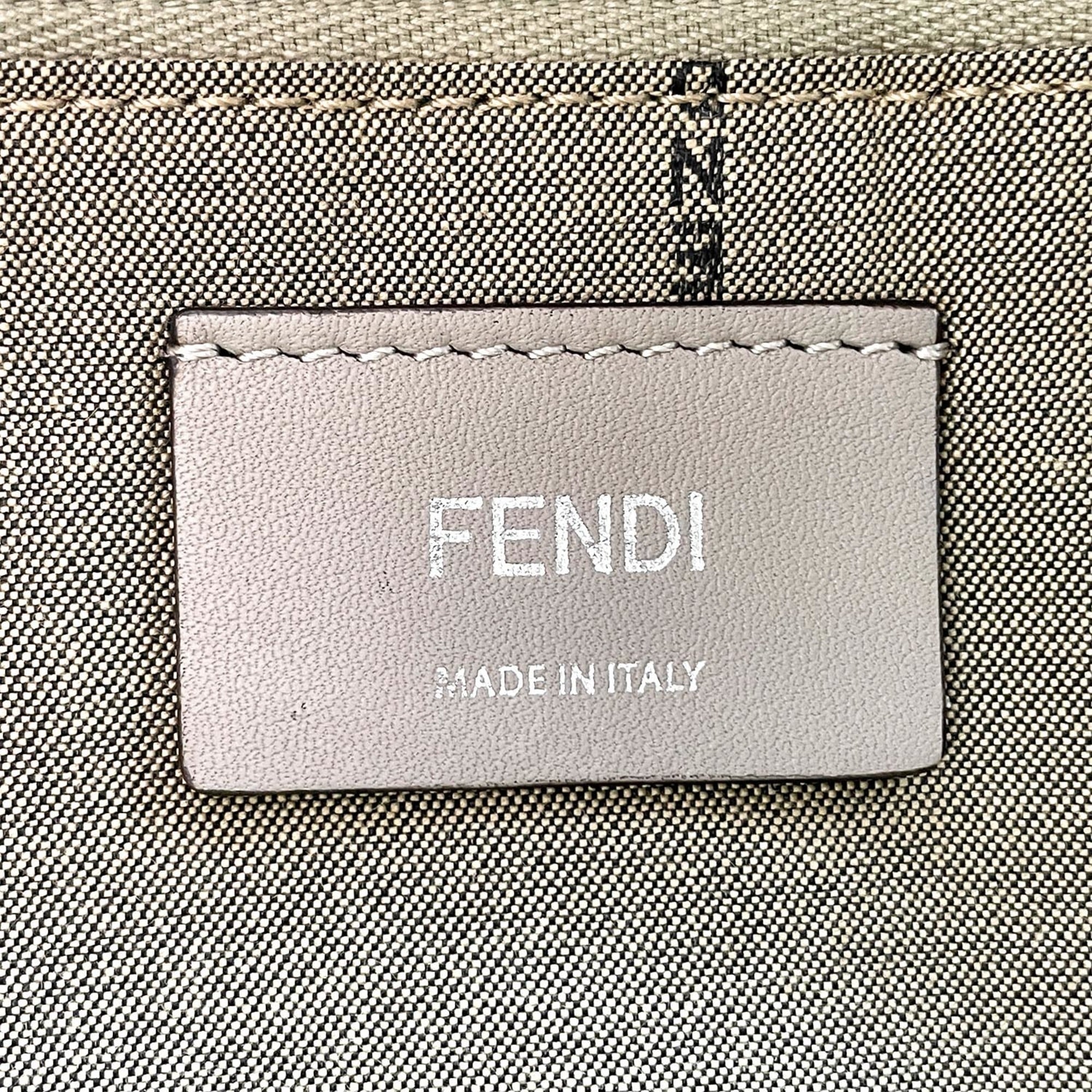 Fendi Beige Leather Shoulder Bag (Pre-Owned)