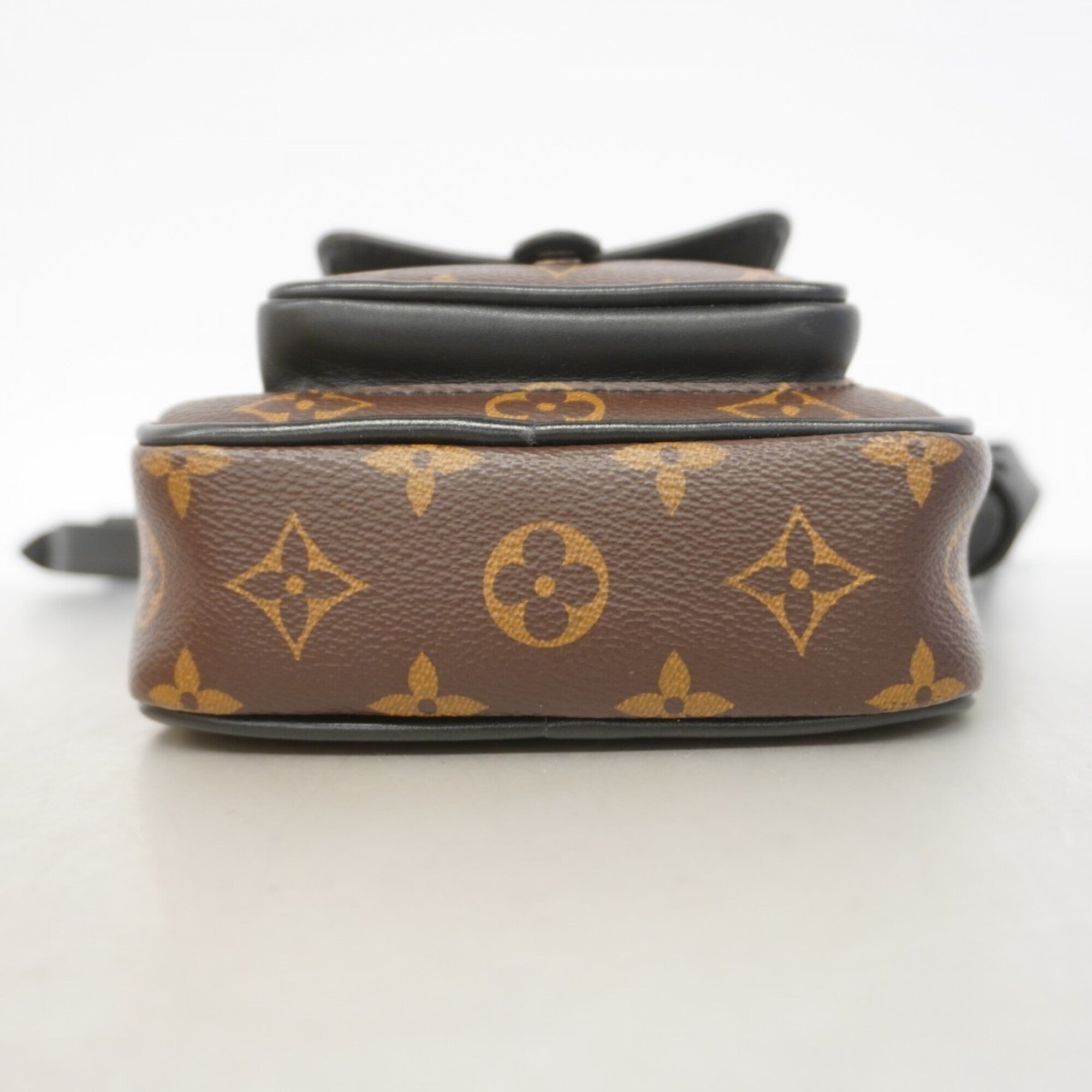 Louis Vuitton Brown Shoulder Bag (Pre-Owned)