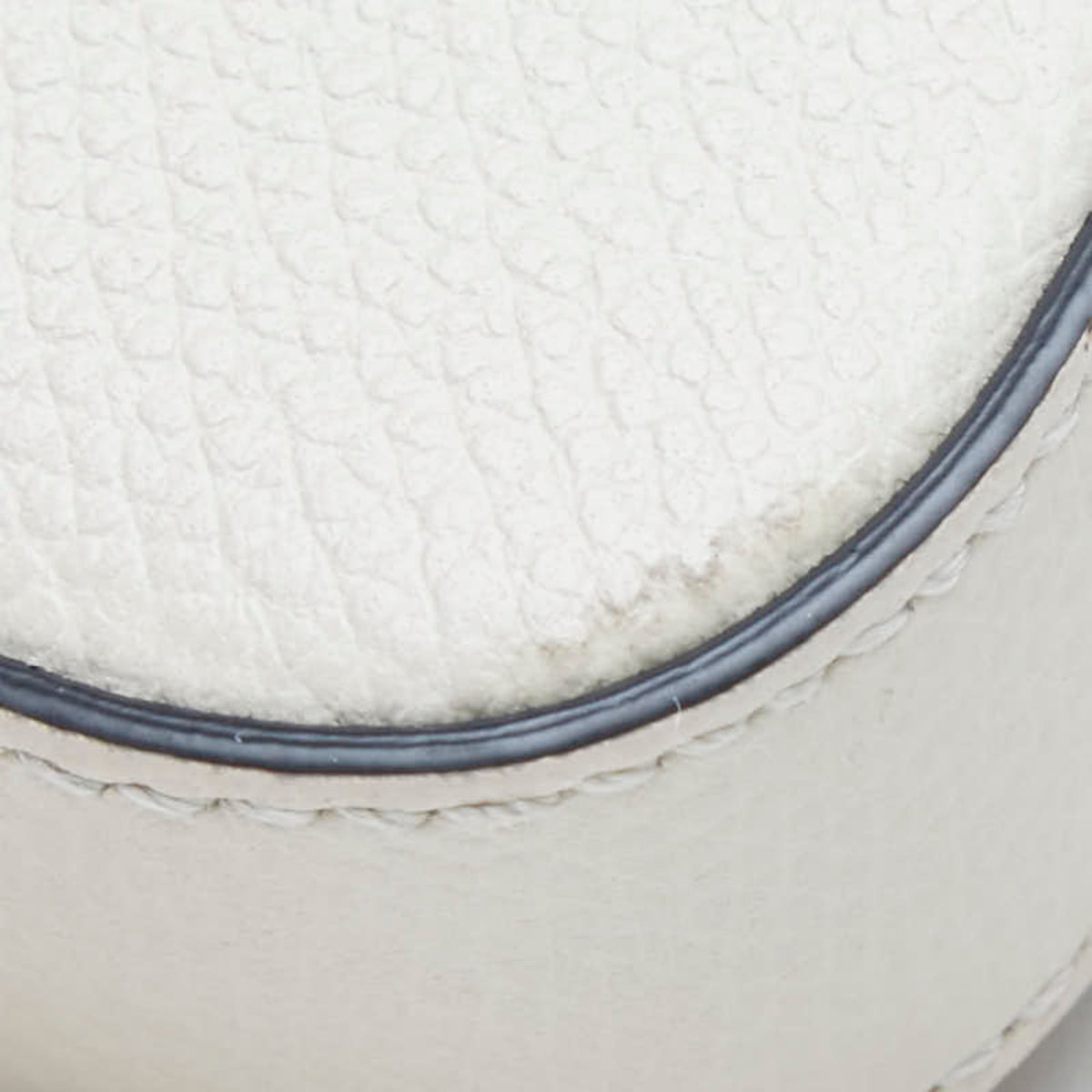 Valentino White Leather Pochette Shoulder Bag (Pre-Owned)