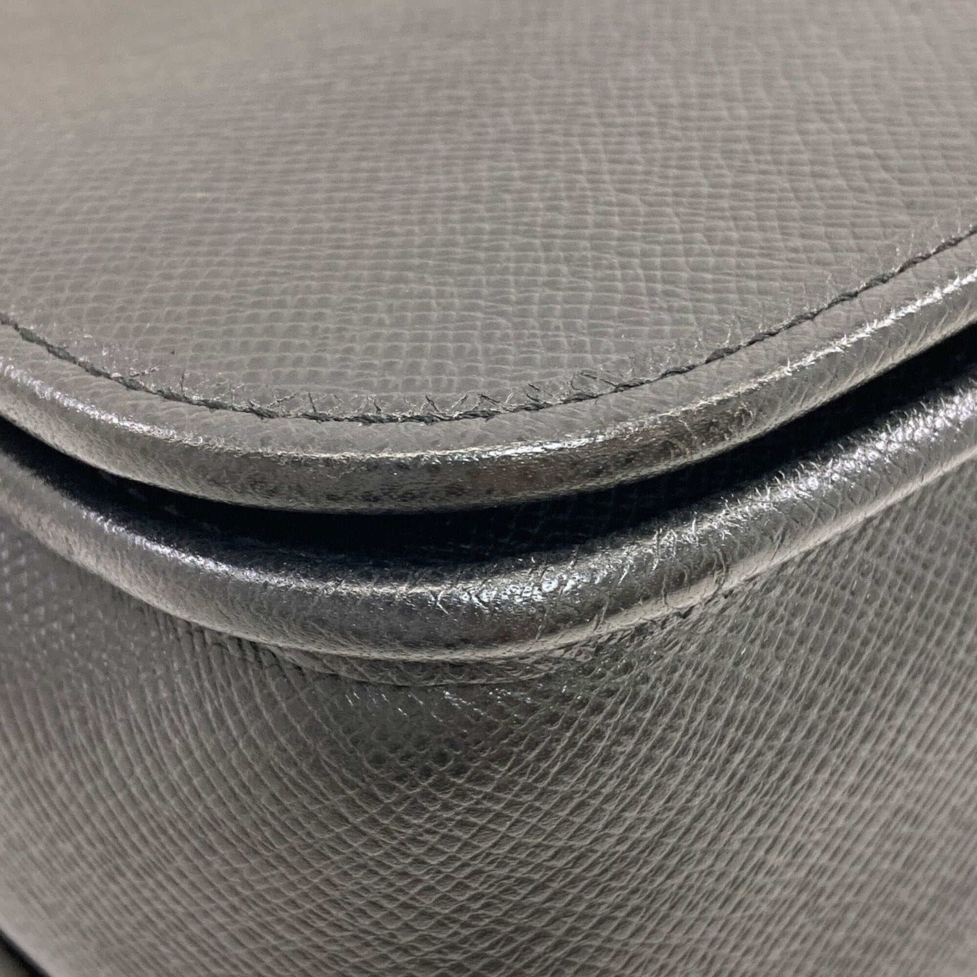 Louis Vuitton Ardoise Taiga Leather Shoulder Bag (Pre-Owned)