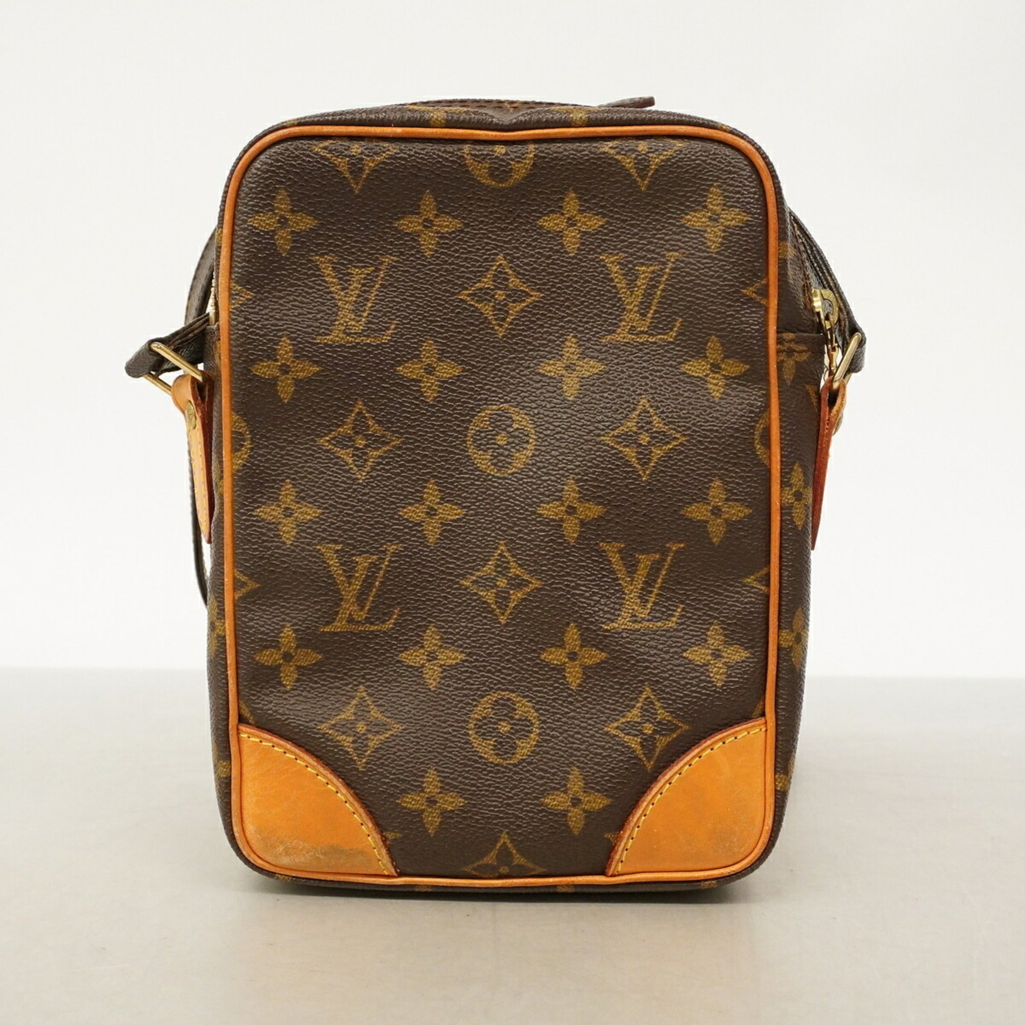 Louis Vuitton Brown Shoulder Bag (Pre-Owned)
