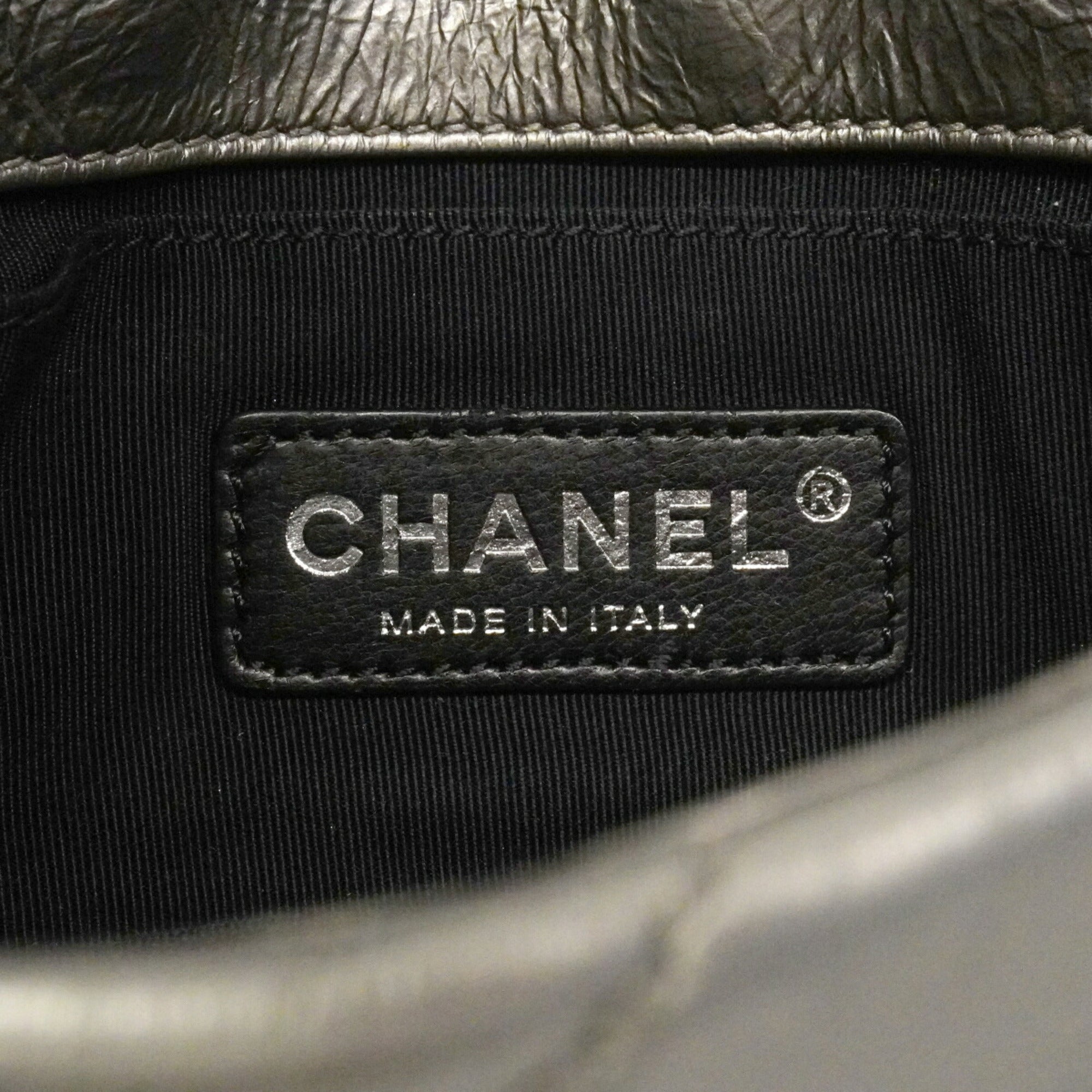 Chanel Silver Leather Shoulder Bag (Pre-Owned)