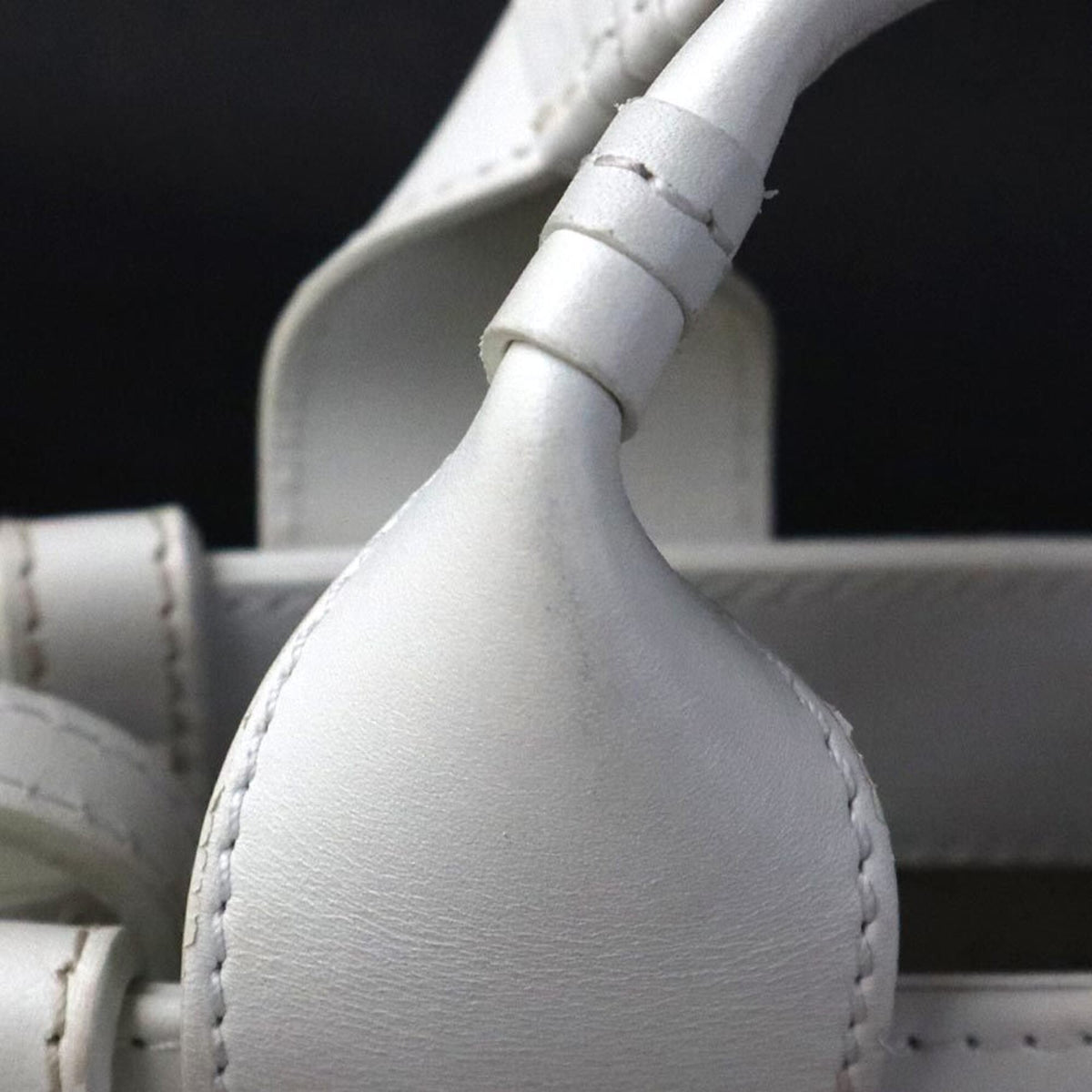 Chloé White Leather Shoulder Bag (Pre-Owned)