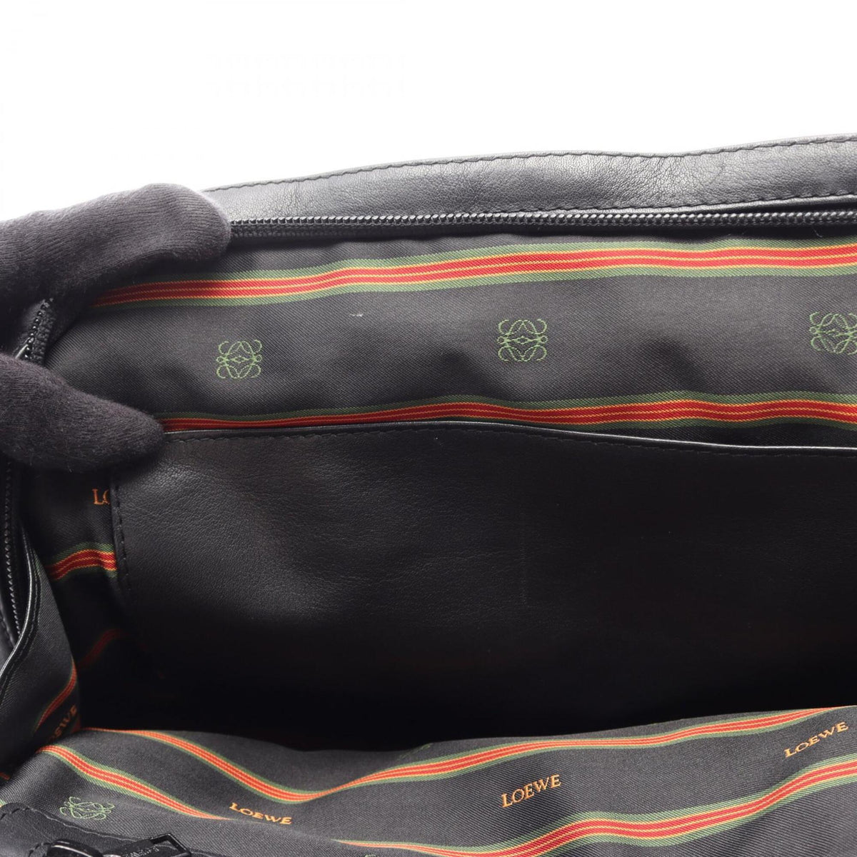 Loewe Black Leather Handbag (Pre-Owned)