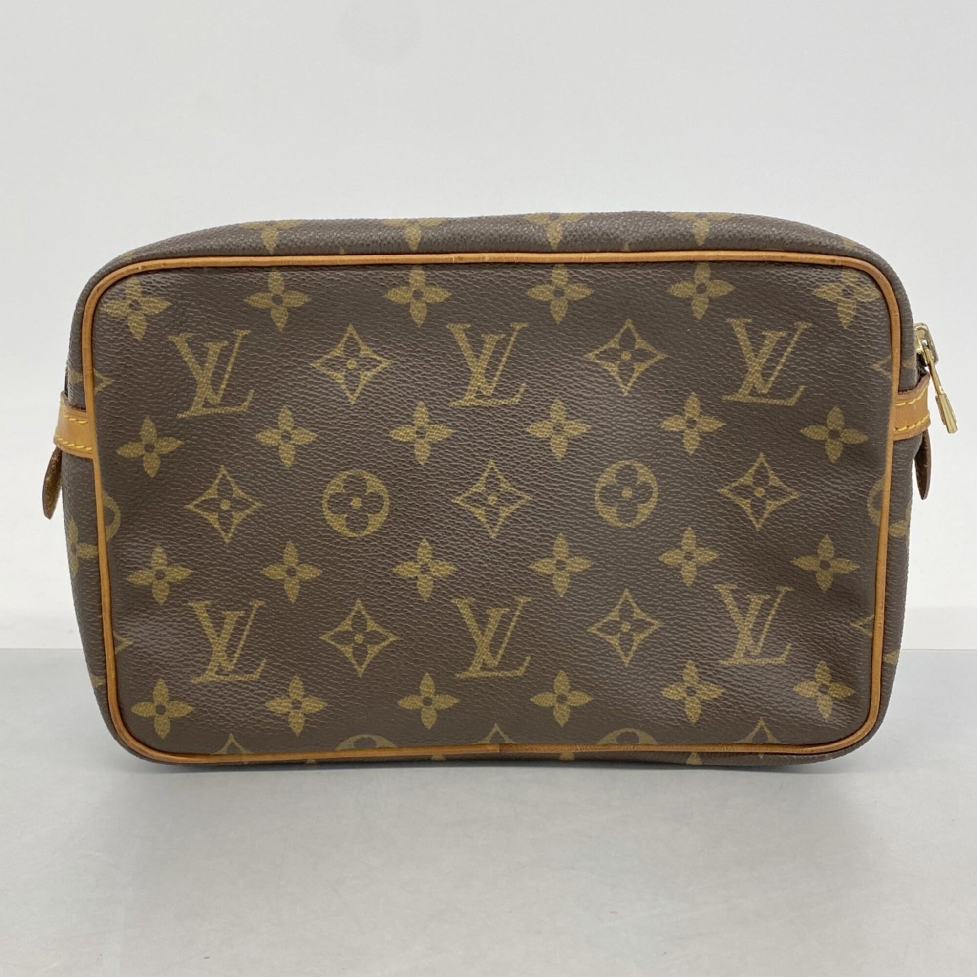 Louis Vuitton Brown Clutch Bag (Pre-Owned)