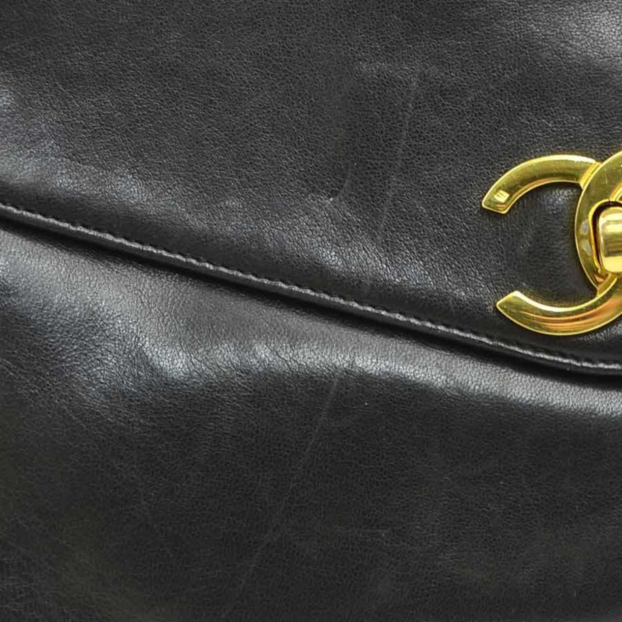Chanel Black Leather Shoulder Bag (Pre-Owned)