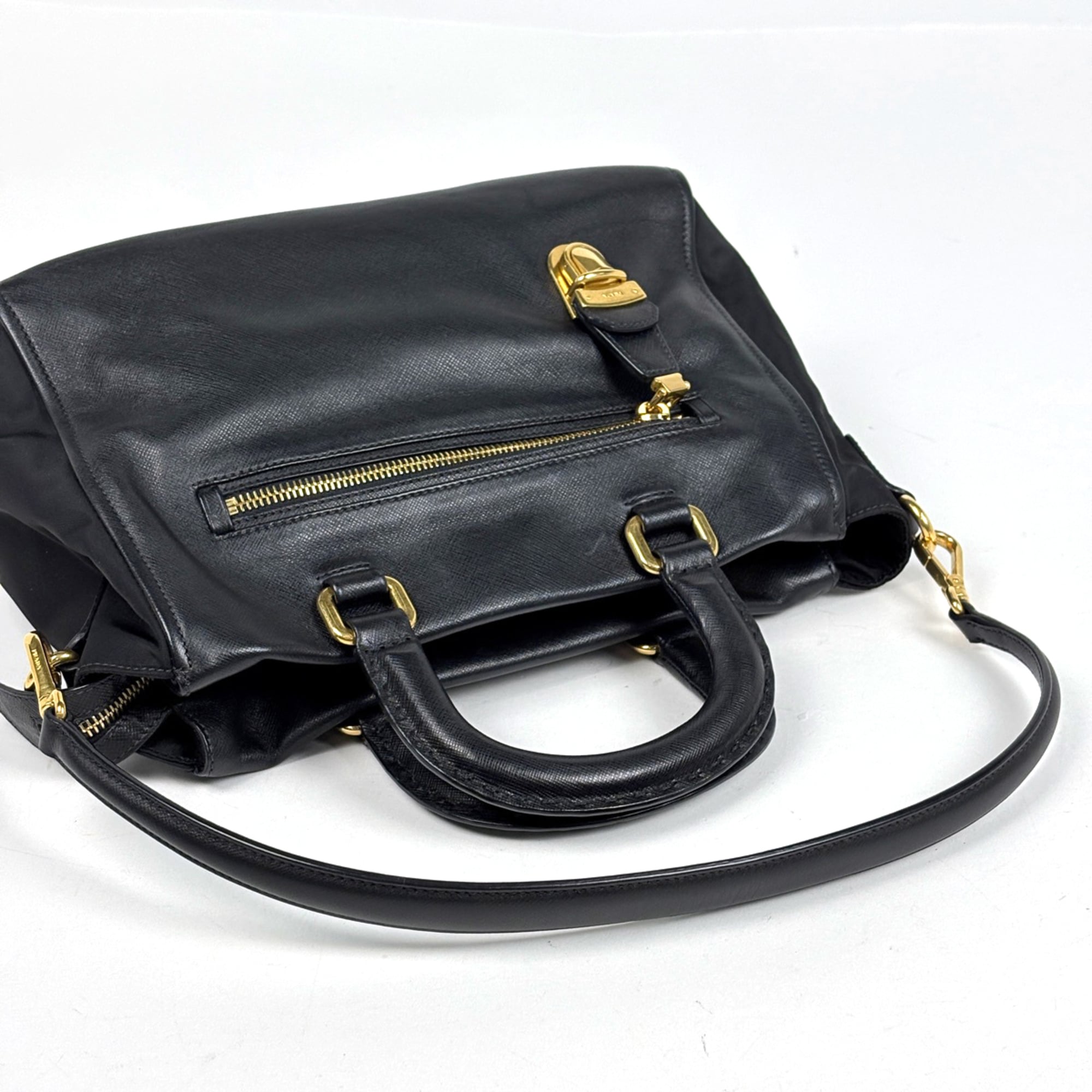 Prada Black Nero Leather Handbag Shoulder Bag (Pre-Owned)
