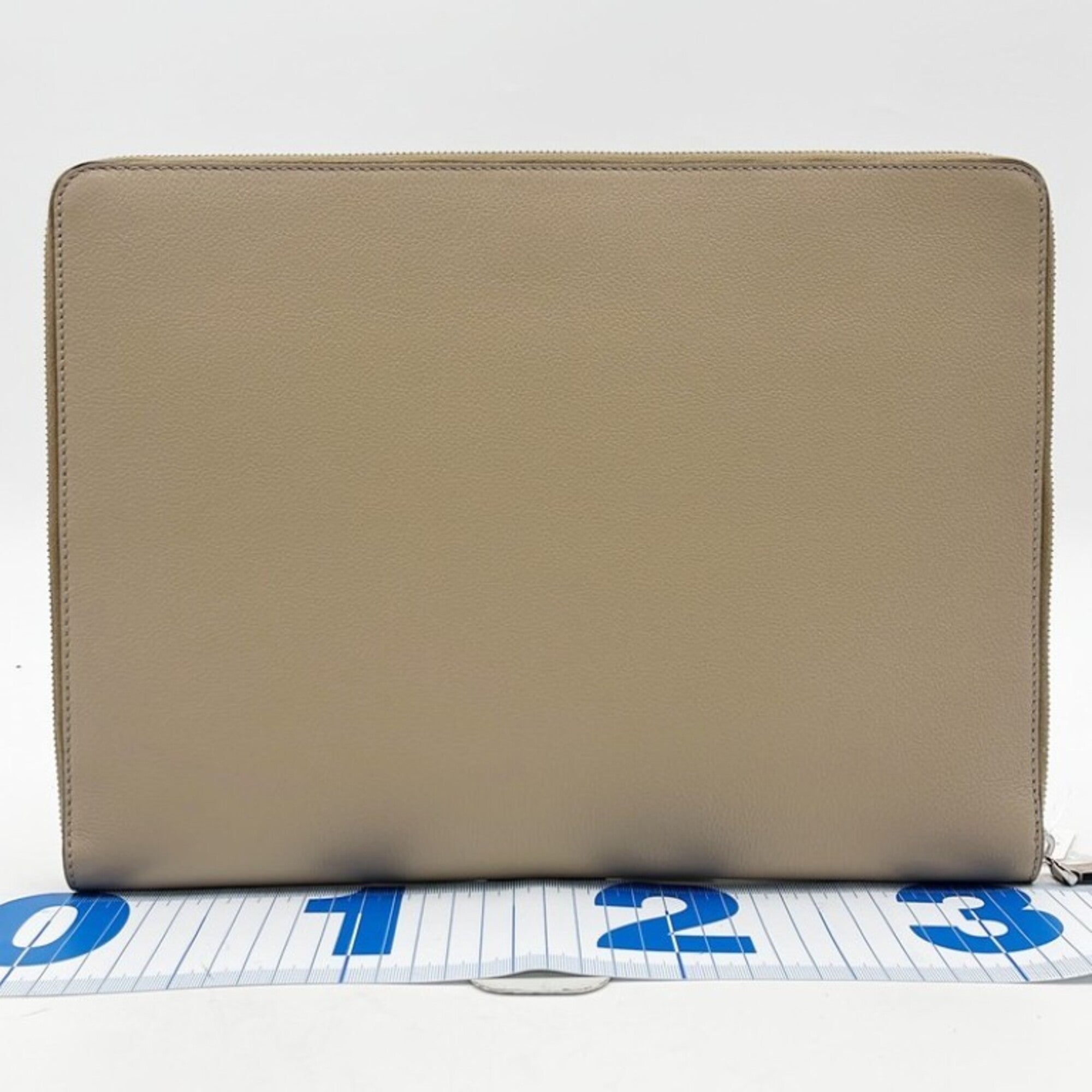 Fendi Beige Leather Clutch Bag (Pre-Owned)