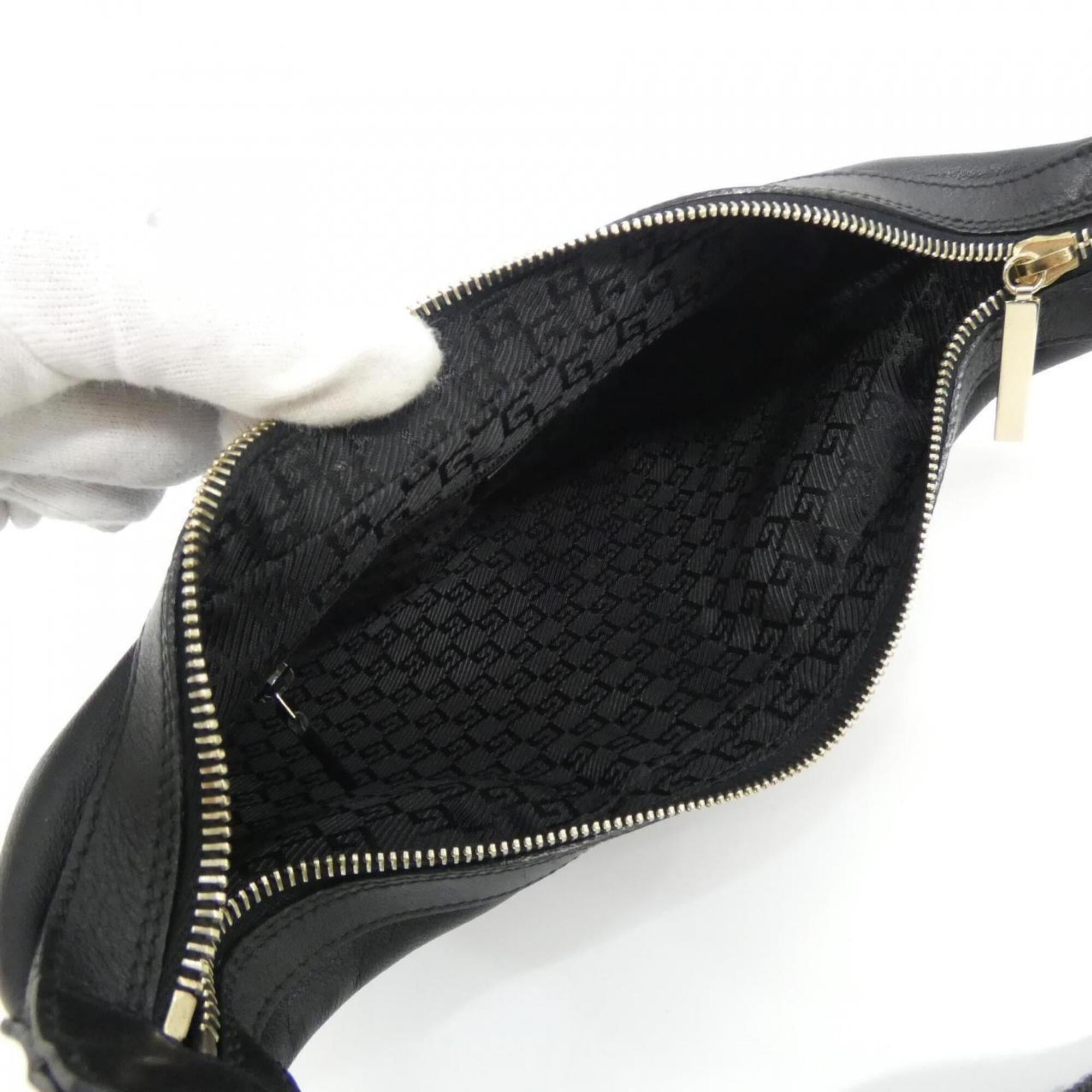 Gucci Black White Leather Shoulder Bag (Pre-Owned)