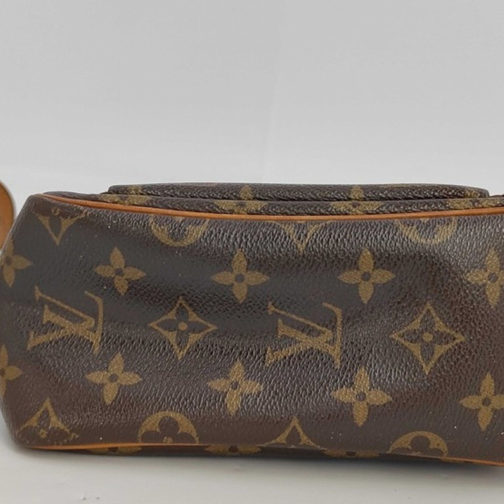 Louis Vuitton Monogram Brown Monogram Shoulder Bag (Pre-Owned)