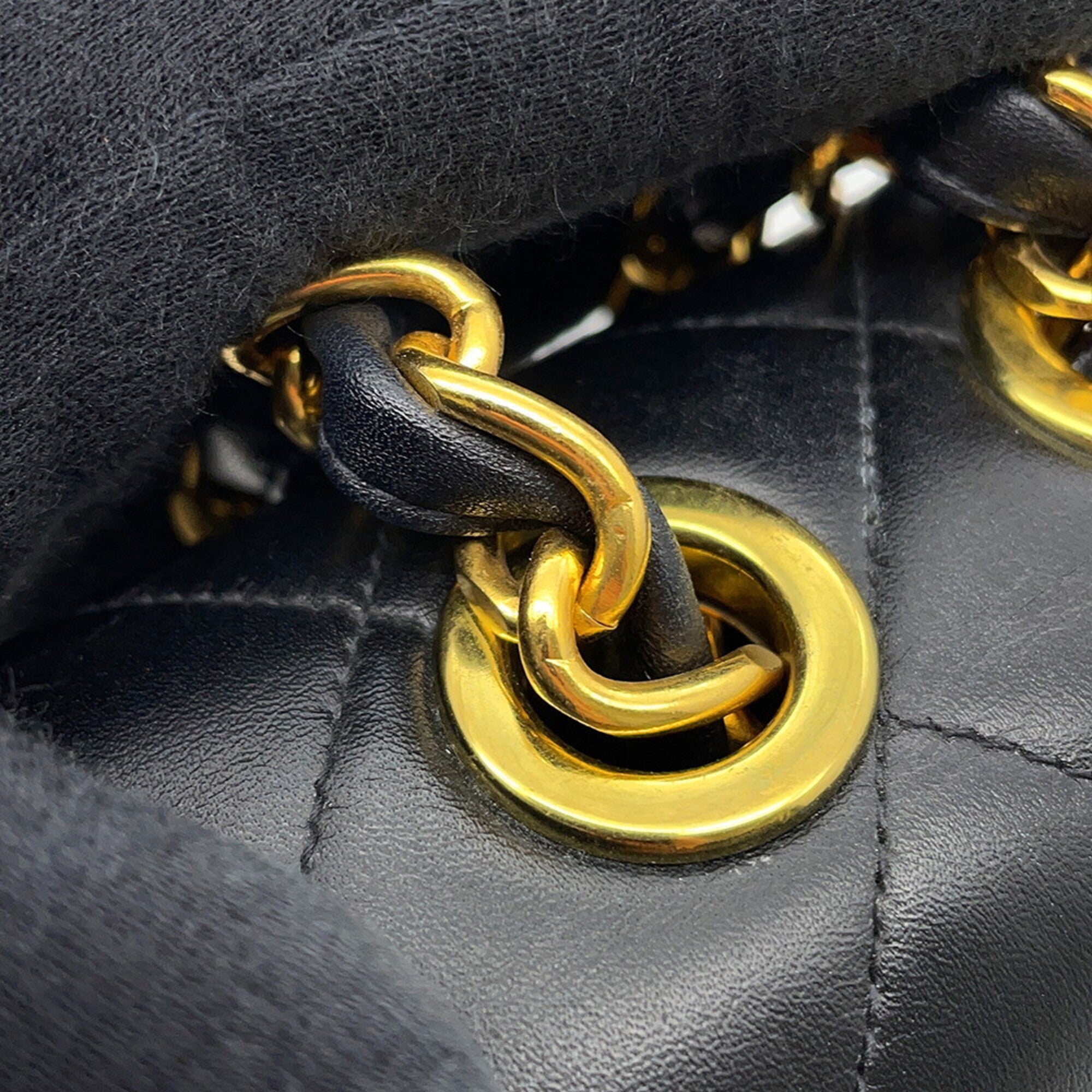 Chanel Black Leather Handbag Shoulder Bag (Pre-Owned)