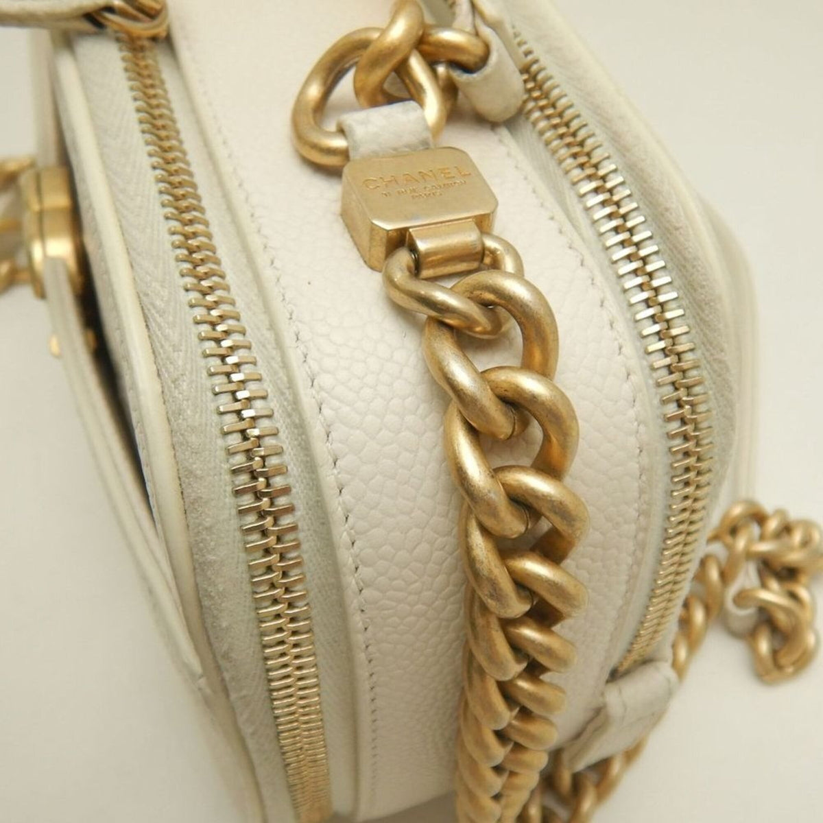 Chanel White Grained Calfskin Shoulder Bag Vanity Bag (Pre-Owned)