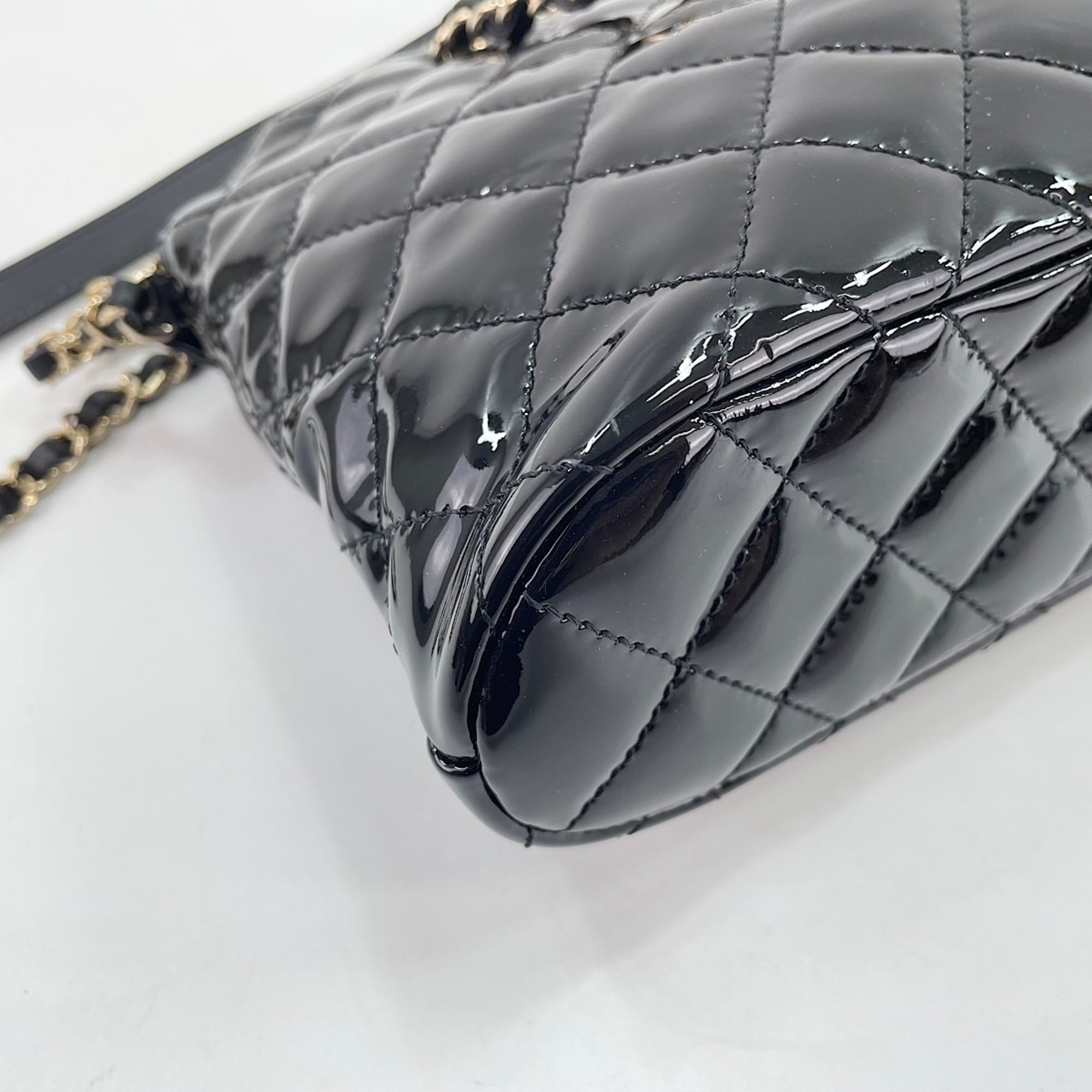 Chanel Black Handbag (Pre-Owned)