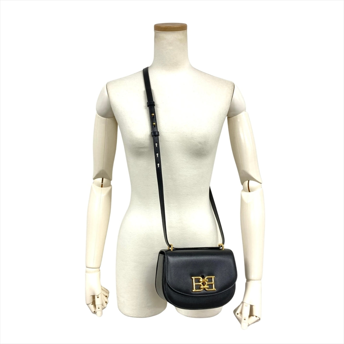 Bally Black Leather Crossbody Bag Shoulder Bag (Pre-Owned)