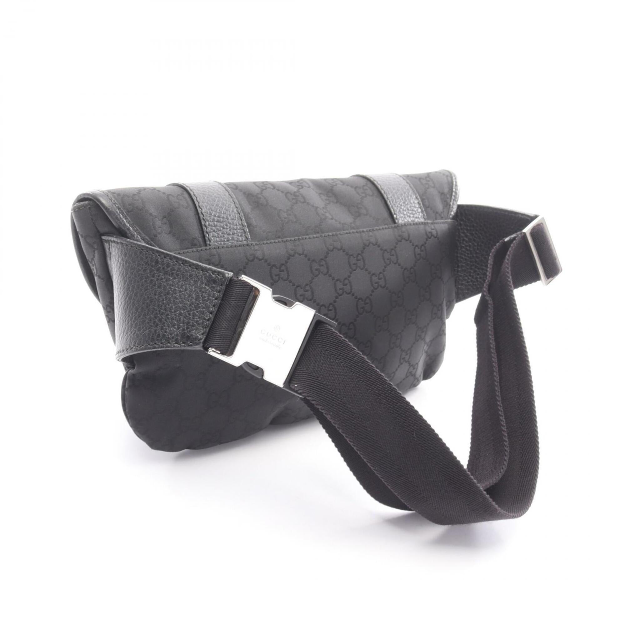 Gucci Black Nylon Leather Fanny Pack Handbag (Pre-Owned)