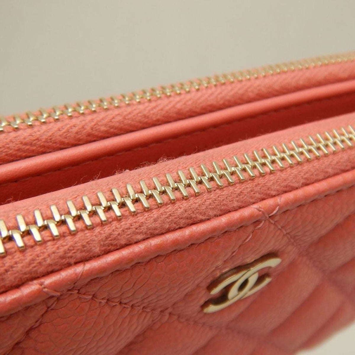 Chanel Pink Grained Calfskin Shoulder Bag (Pre-Owned)