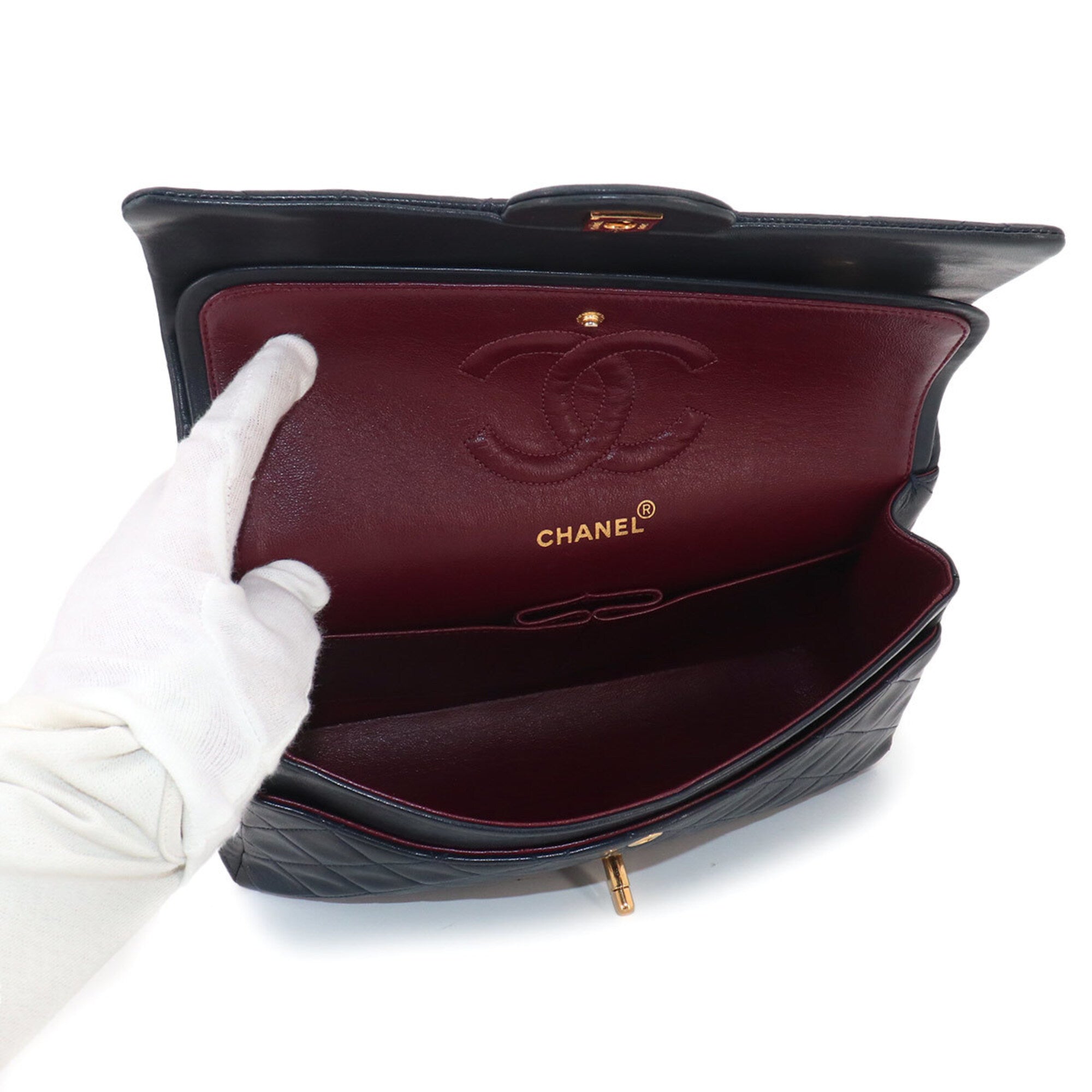 Chanel Matelasse Navy Leather Handbag Shoulder Bag (Pre-Owned)