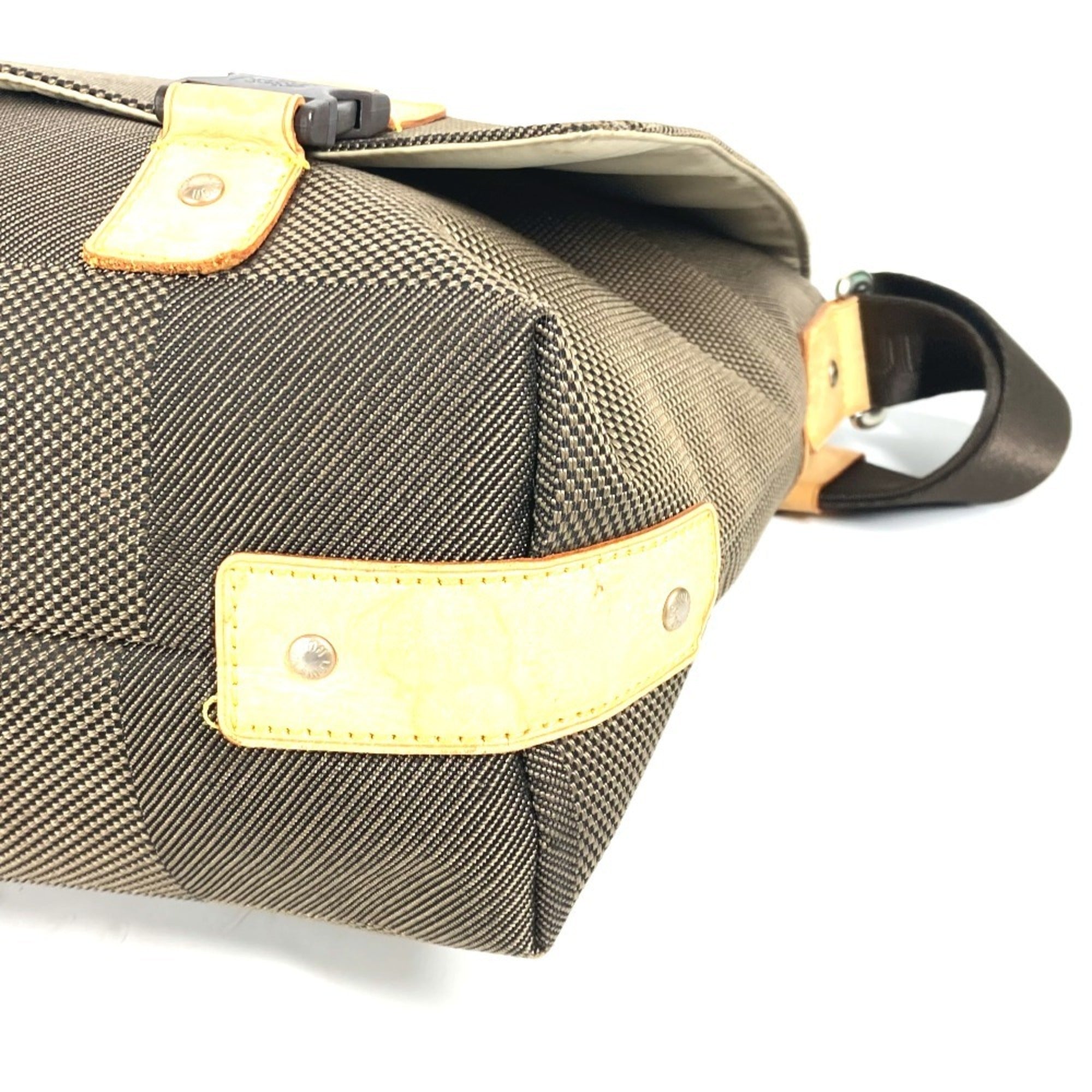 Louis Vuitton Khaki Damier Geant Messenger Bag Shoulder Bag (Pre-Owned)