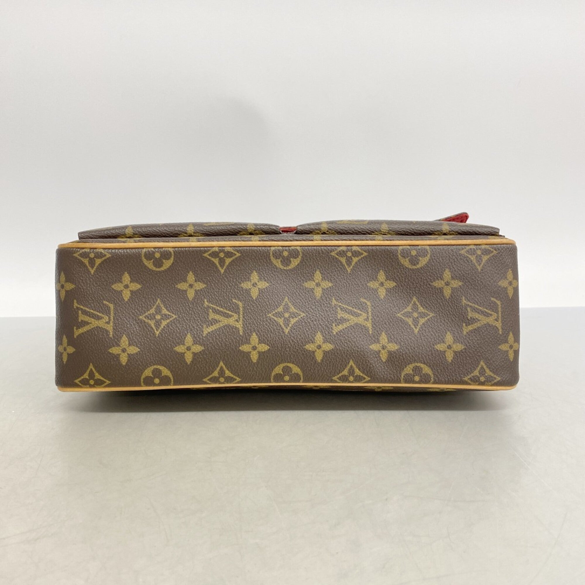 Louis Vuitton Brown Shoulder Bag (Pre-Owned)
