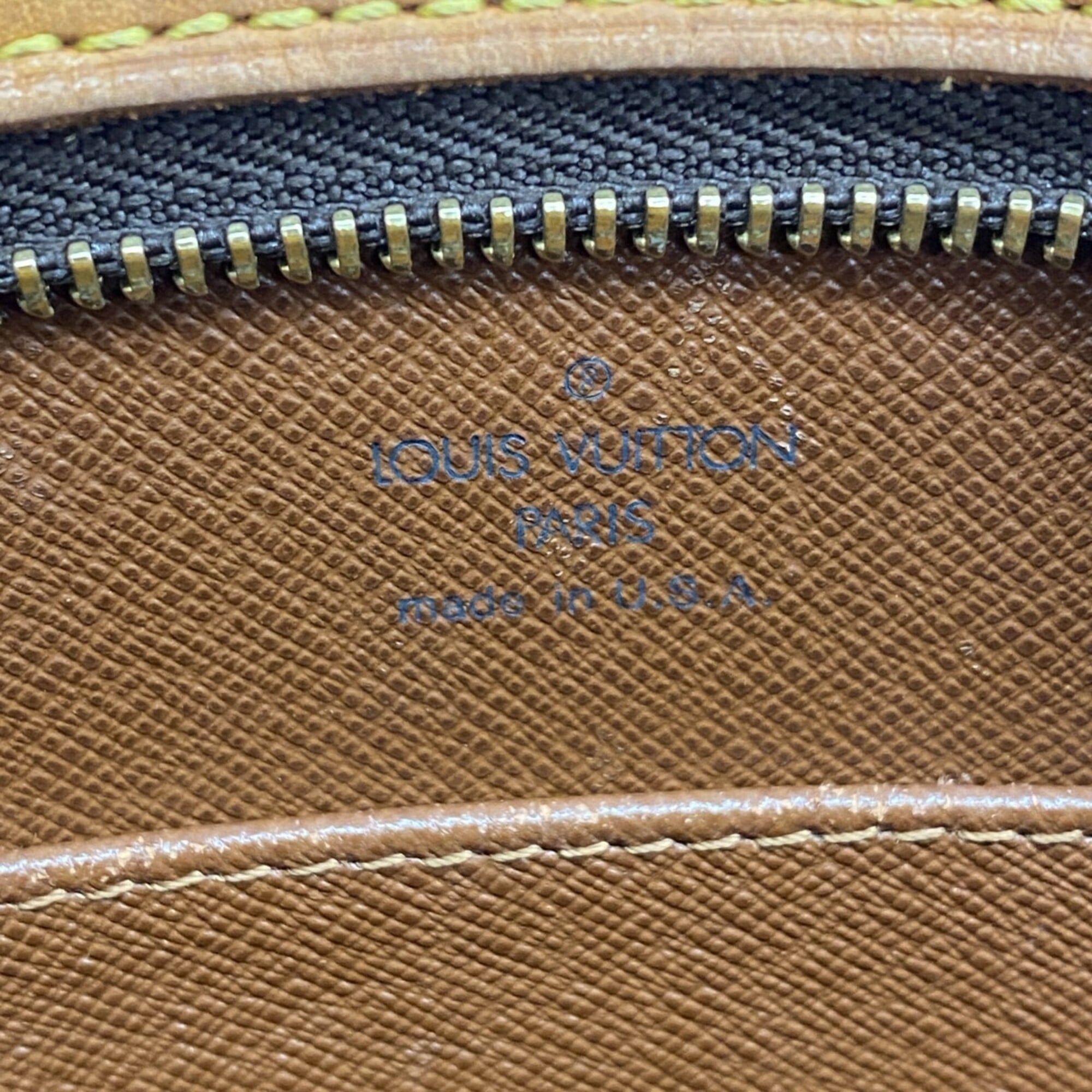 Louis Vuitton Brown Shoulder Bag (Pre-Owned)
