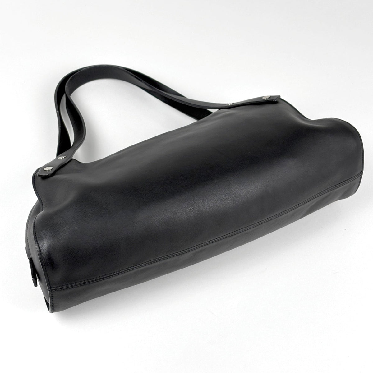 Loewe Black Leather Handbag (Pre-Owned)