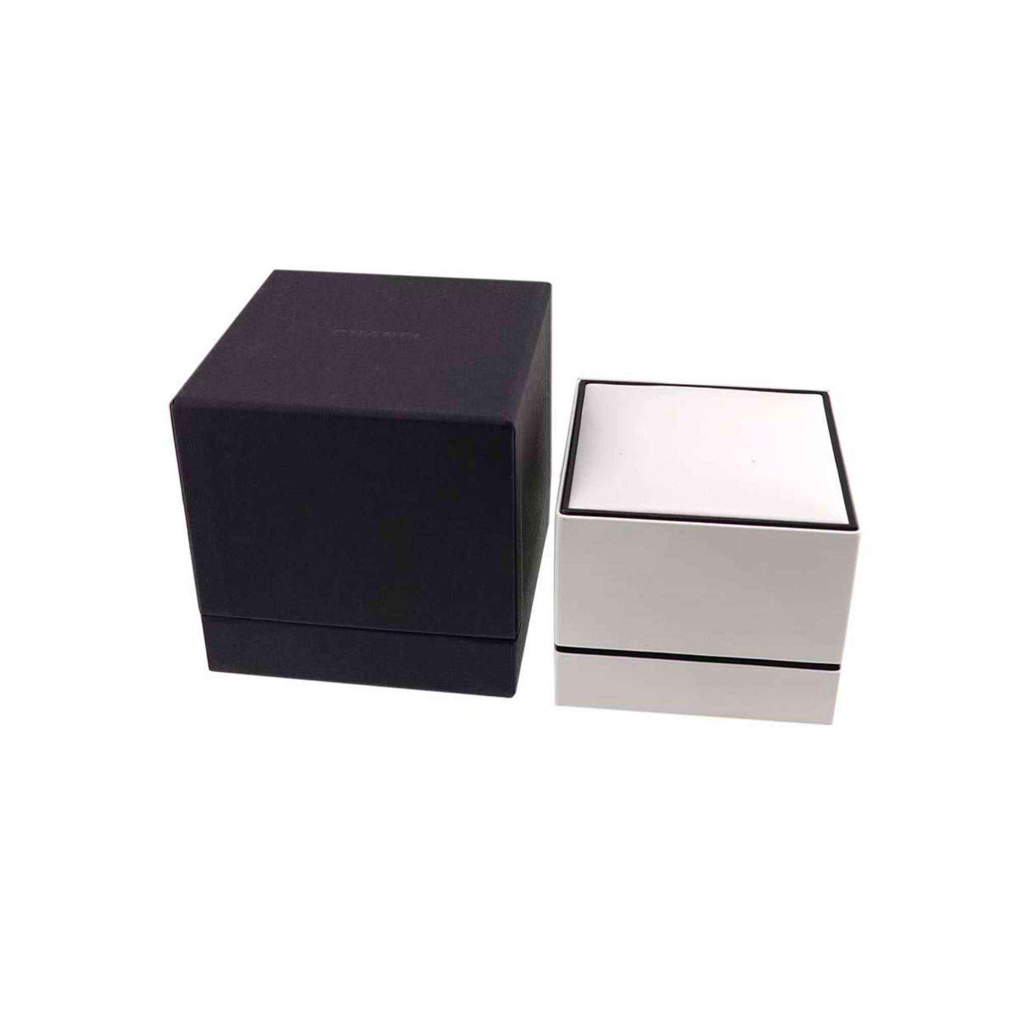 Chanel White Gold (18K) Band Ring (Pre-Owned)