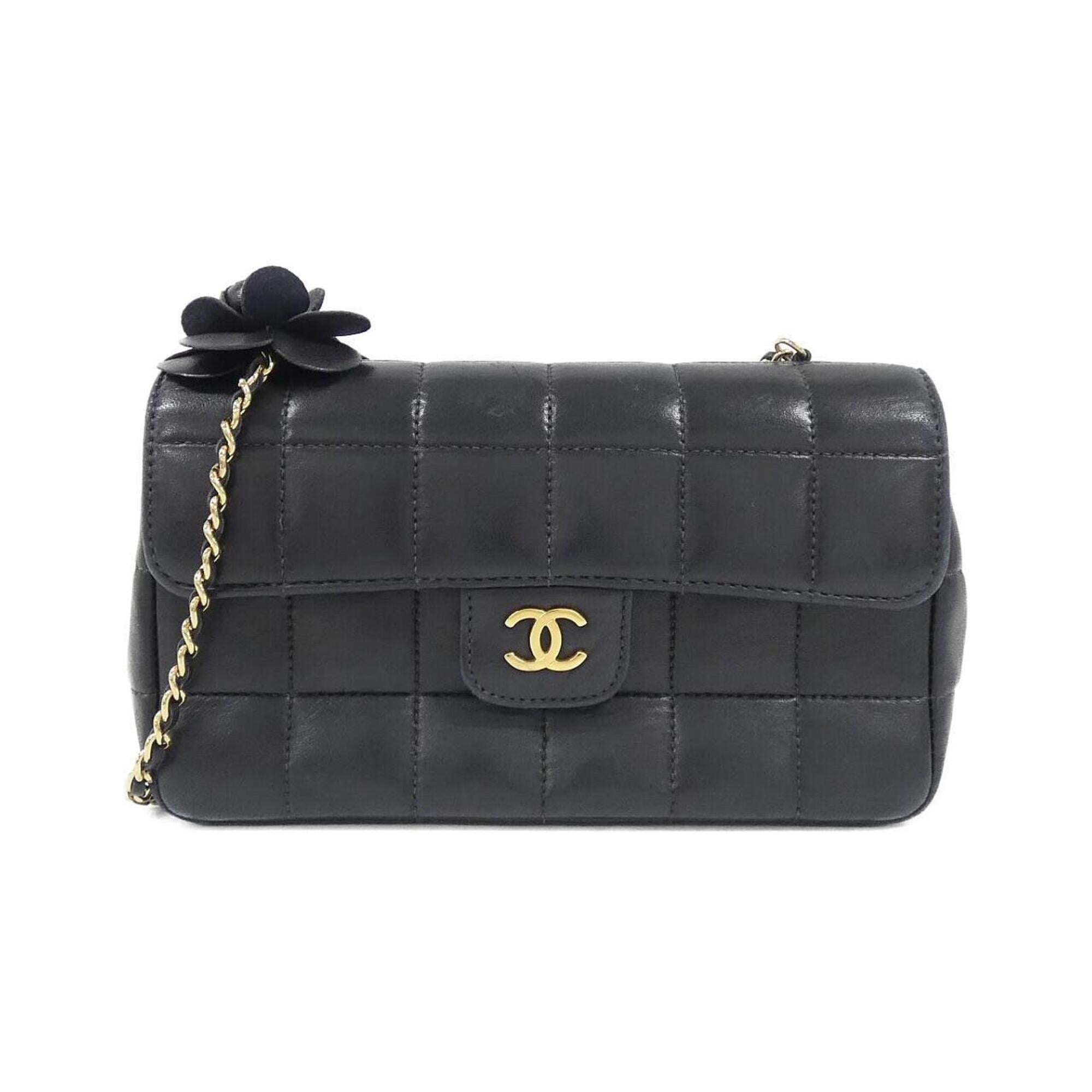Chanel Black Leather Shoulder Bag (Pre-Owned)
