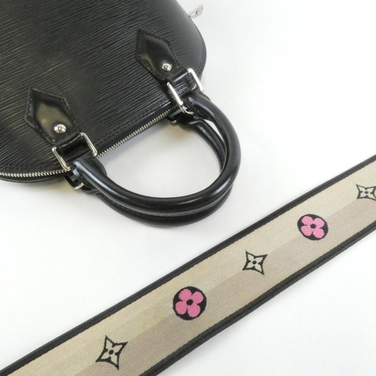 Louis Vuitton Black Leather Handbag (Pre-Owned)