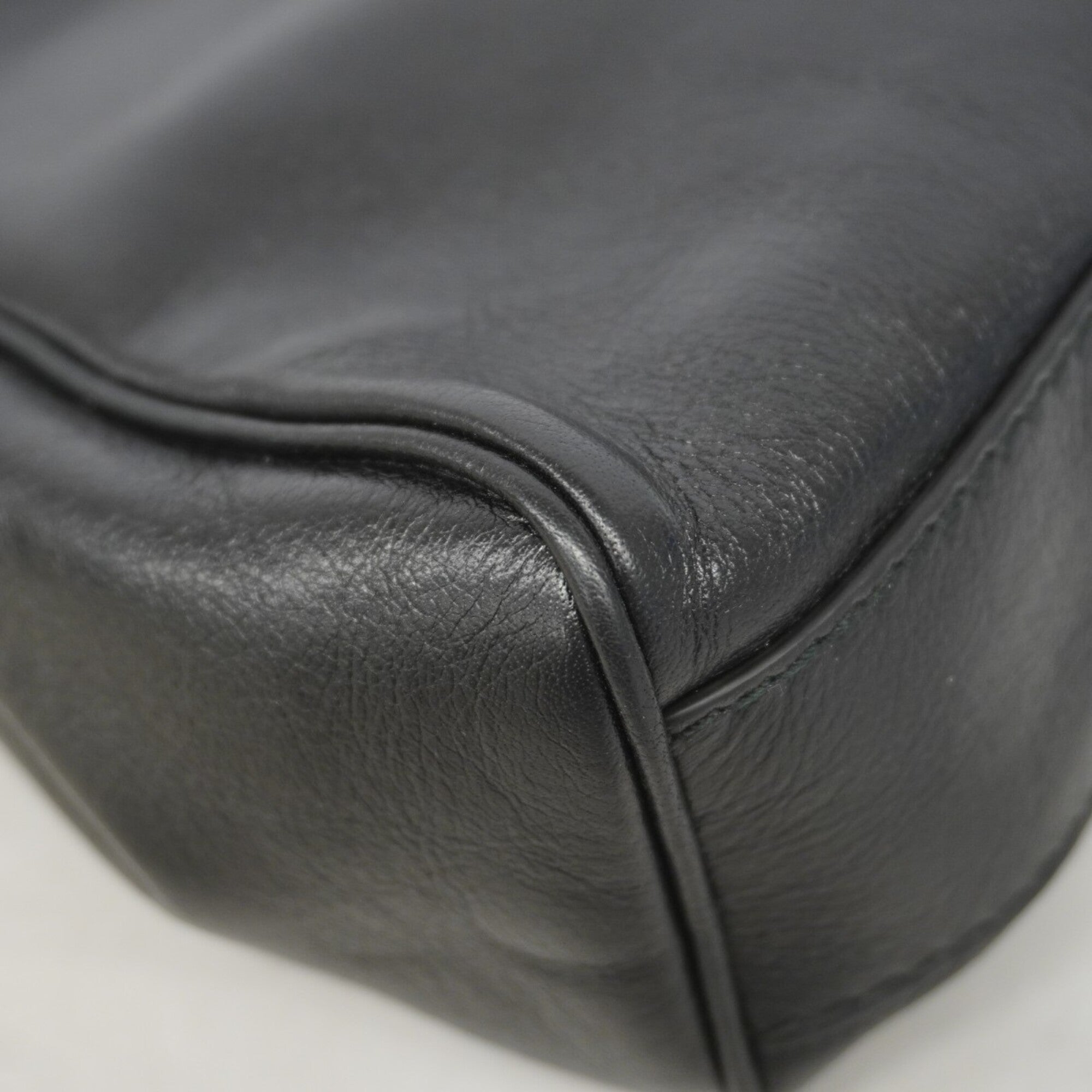 Gucci Black Leather Handbag (Pre-Owned)