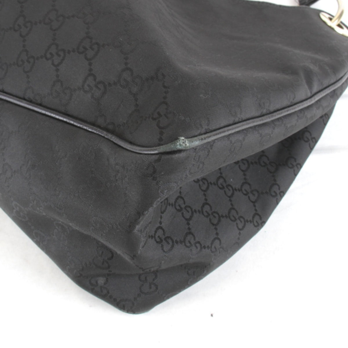 Gucci Black Nylon Shoulder Bag (Pre-Owned)