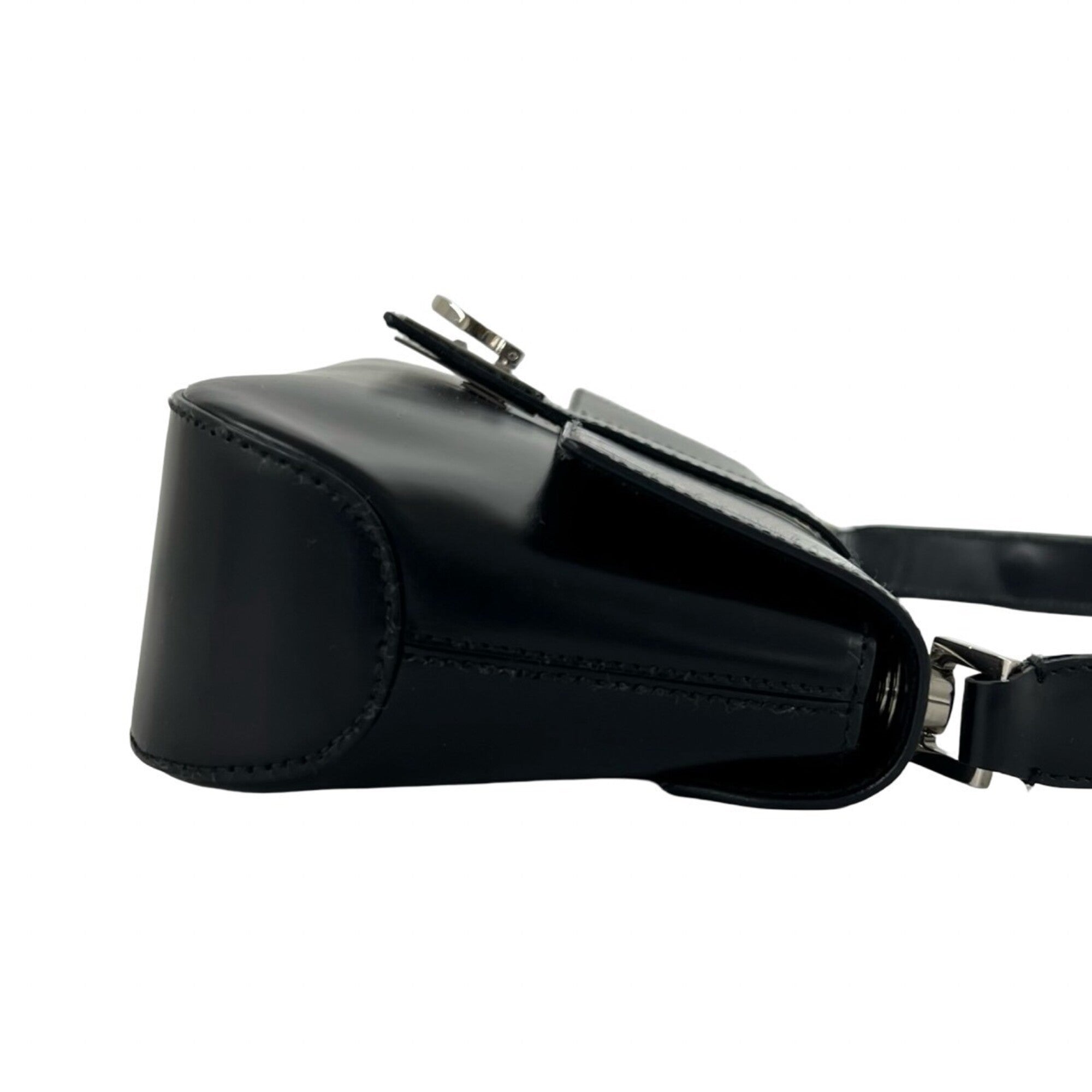 Salvatore Ferragamo Black Leather Shoulder Bag (Pre-Owned)
