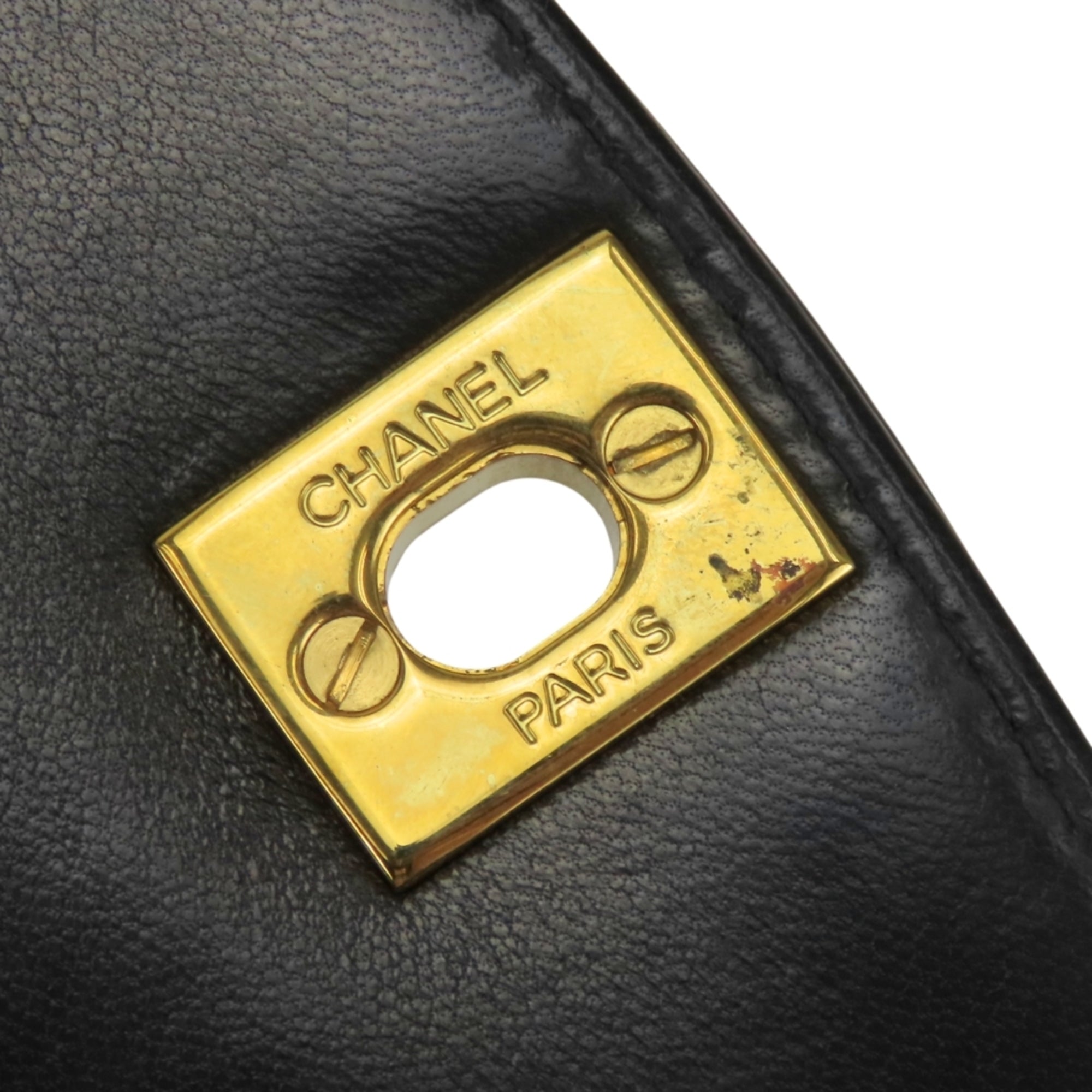 Chanel Black Leather Shoulder Bag (Pre-Owned)