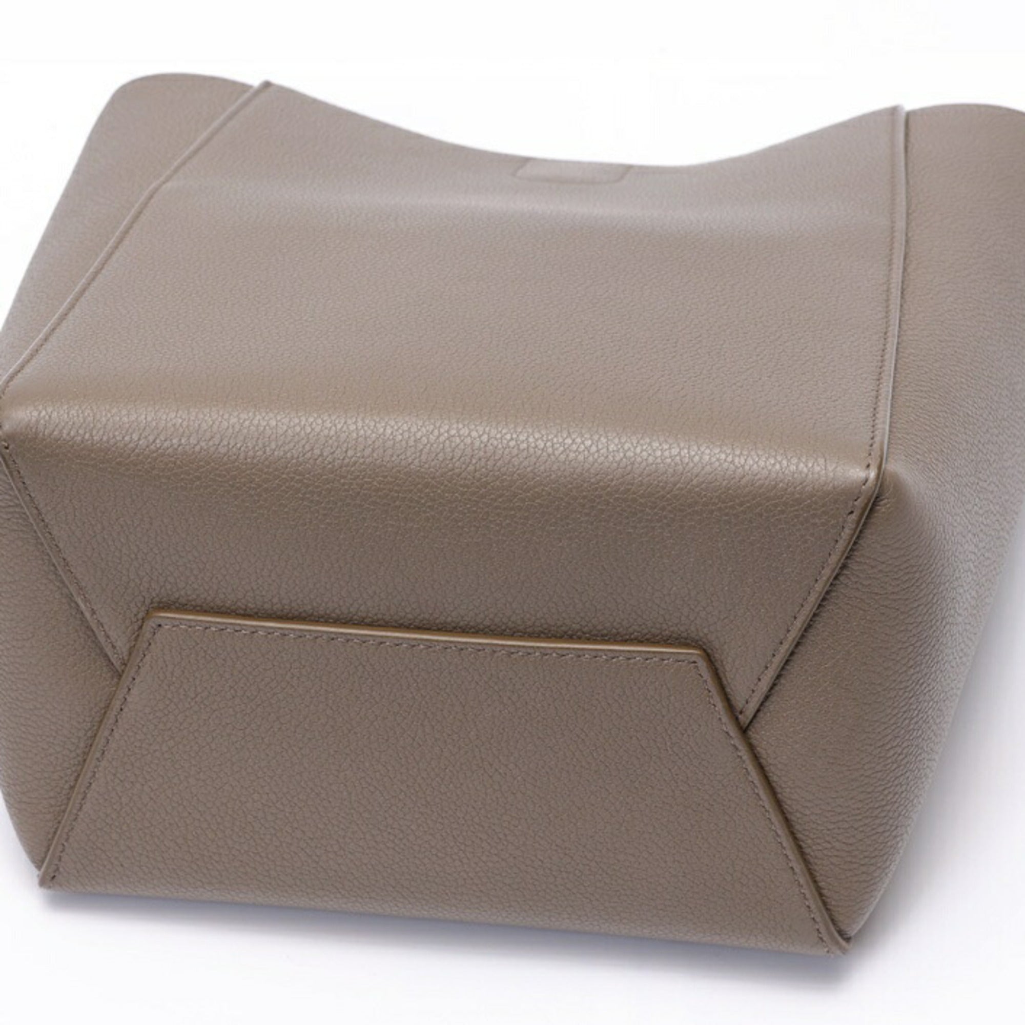 Celine Grayish Leather Shoulder Bag (Pre-Owned)