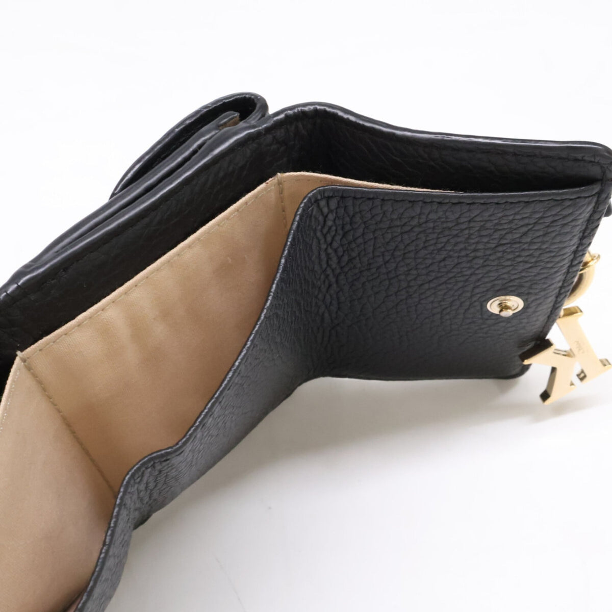 Chloé Black Leather Wallet (Tri-Fold) (Pre-Owned)