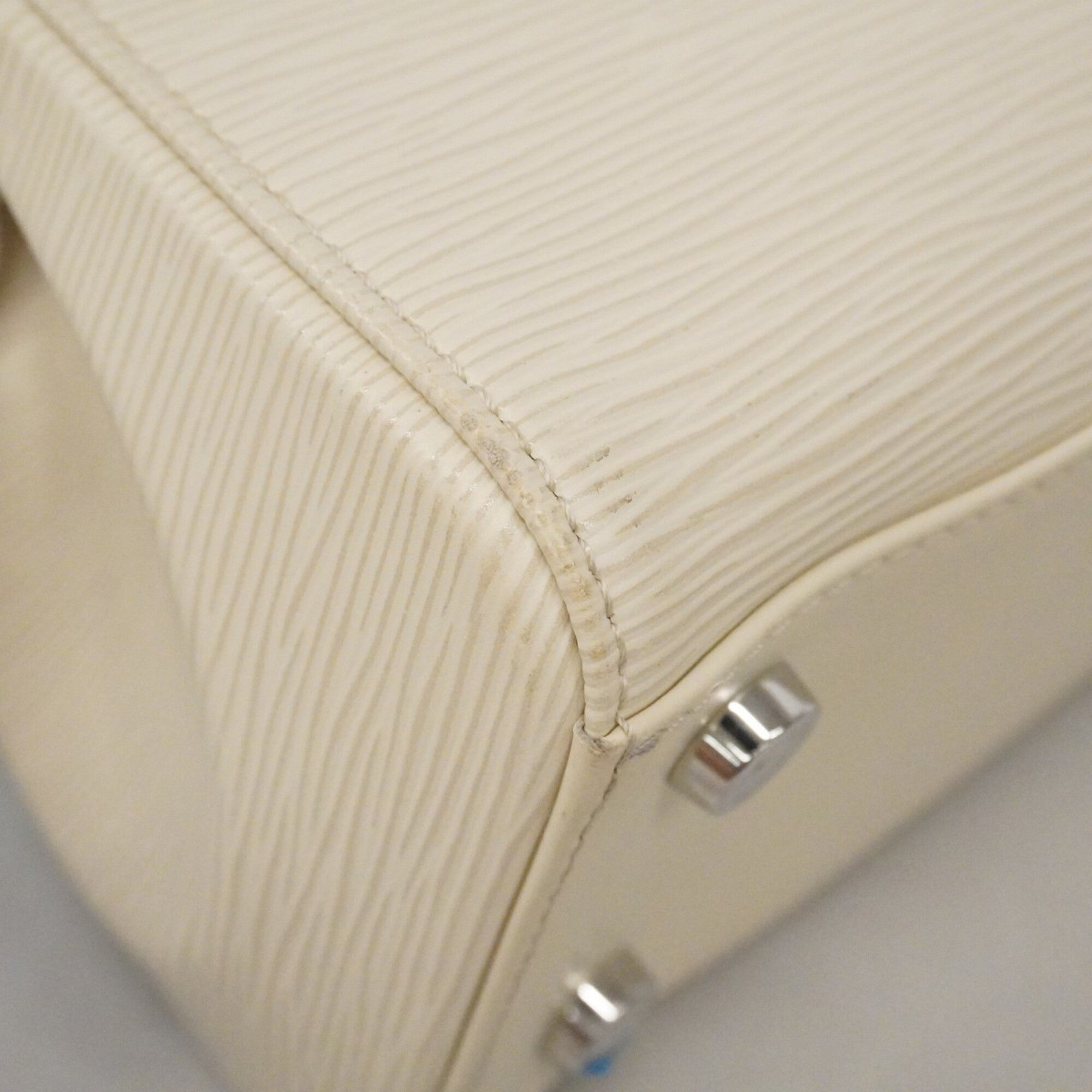 Louis Vuitton Lv Off White Handbag (Pre-Owned)