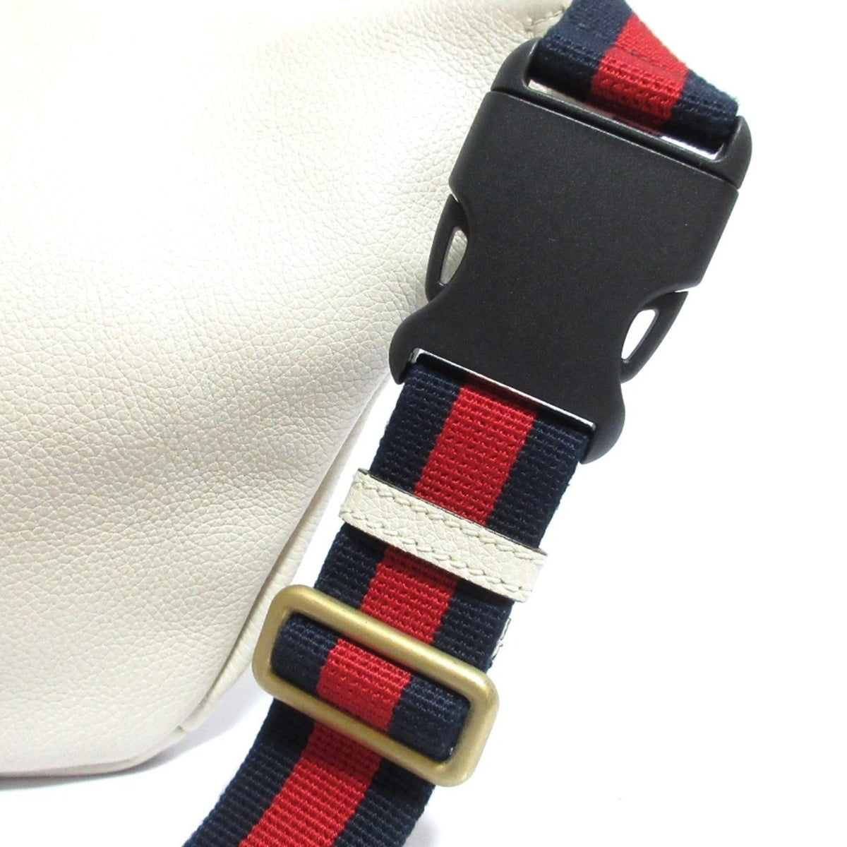 Gucci Off-White Leather Sling Bag (Pre-Owned)