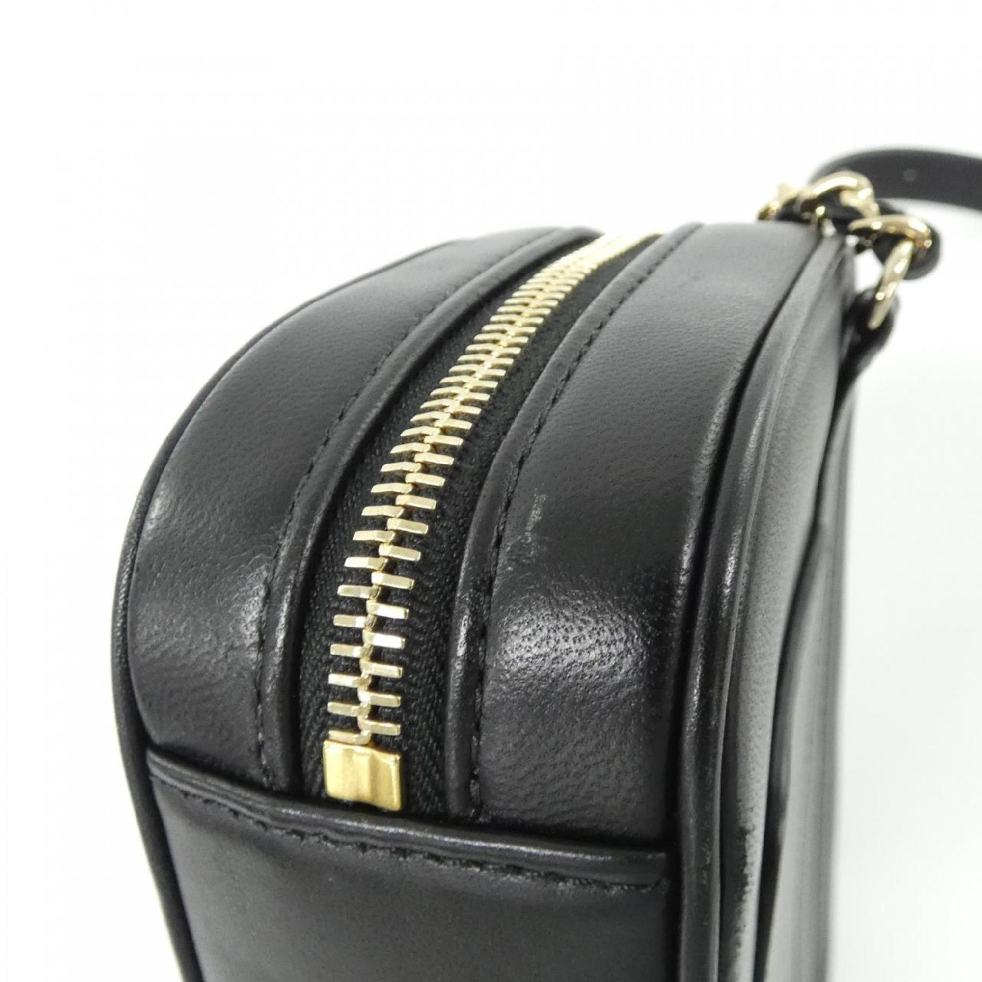 Chanel Black Leather Fanny Pack (Pre-Owned)