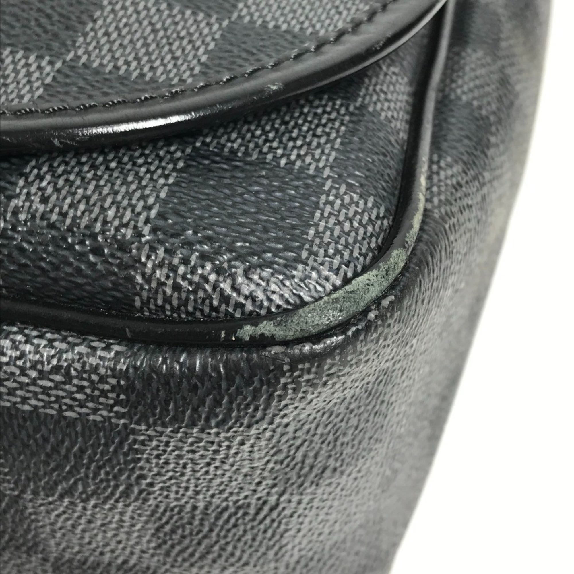 Louis Vuitton Black Damier Graphite Messenger Bag Shoulder Bag (Pre-Owned)