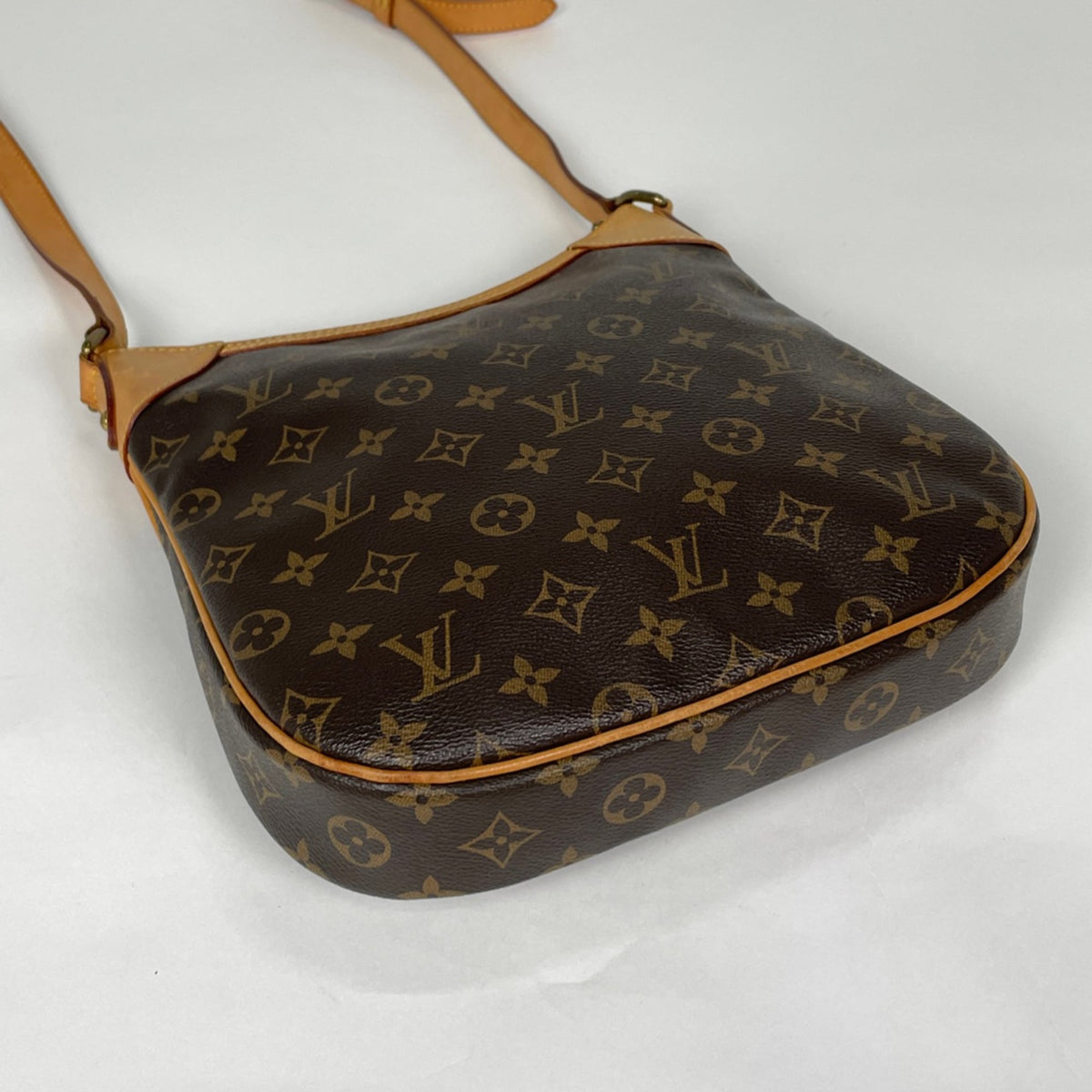 Louis Vuitton Brown Monogram Monogram Shoulder Bag (Pre-Owned)