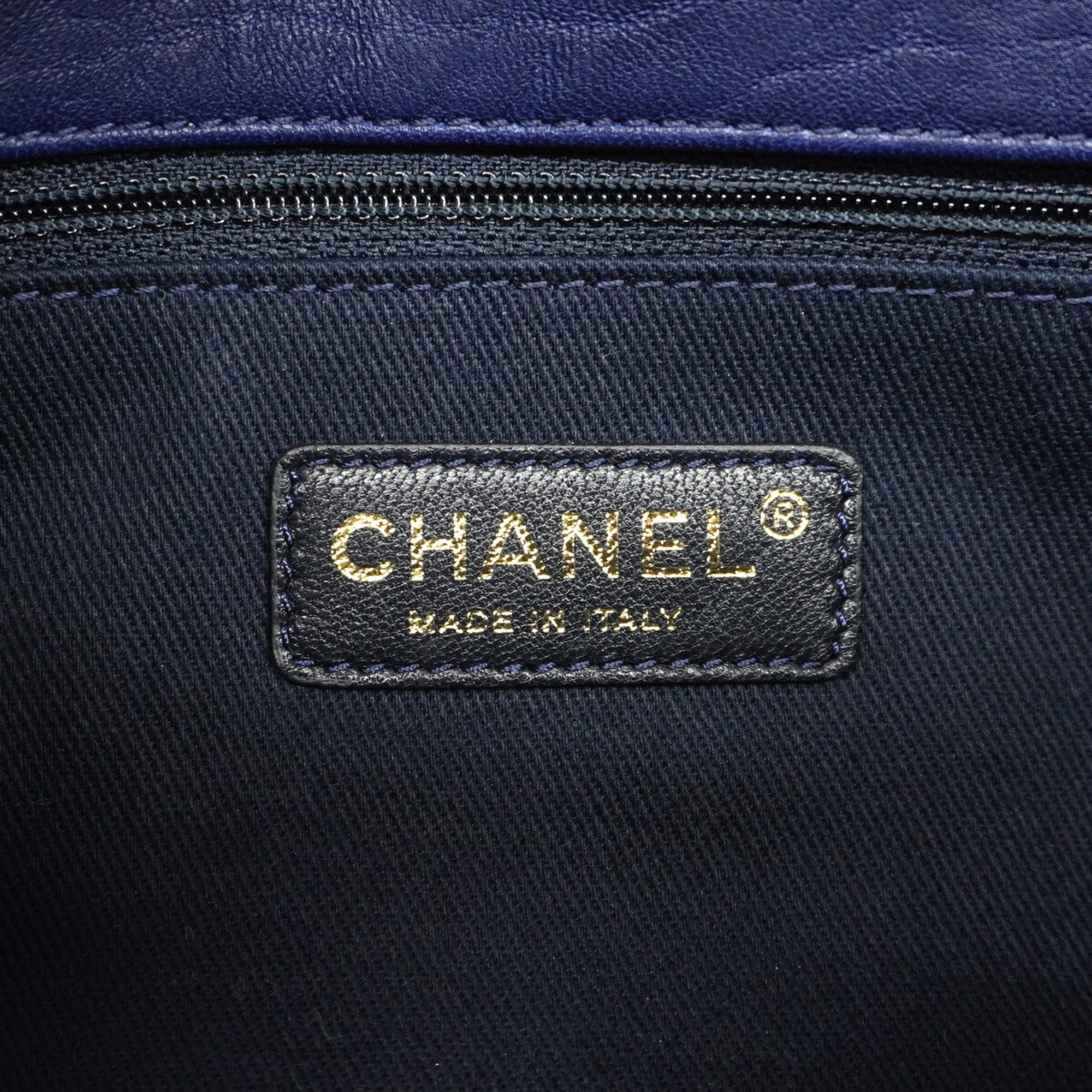 Chanel Navy Leather Shoulder Bag (Pre-Owned)