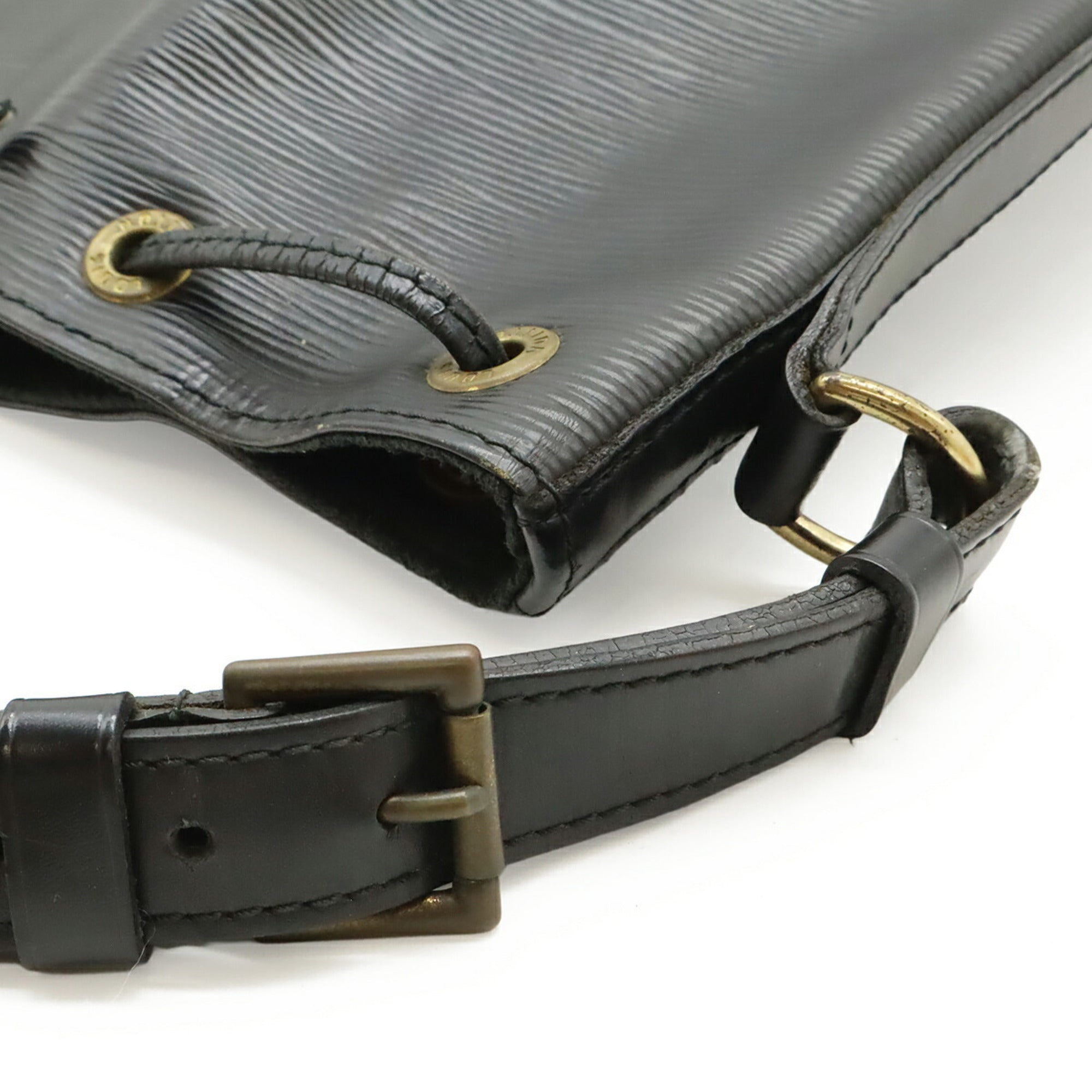 Louis Vuitton Noir Epi Leather Shoulder Bag (Pre-Owned)