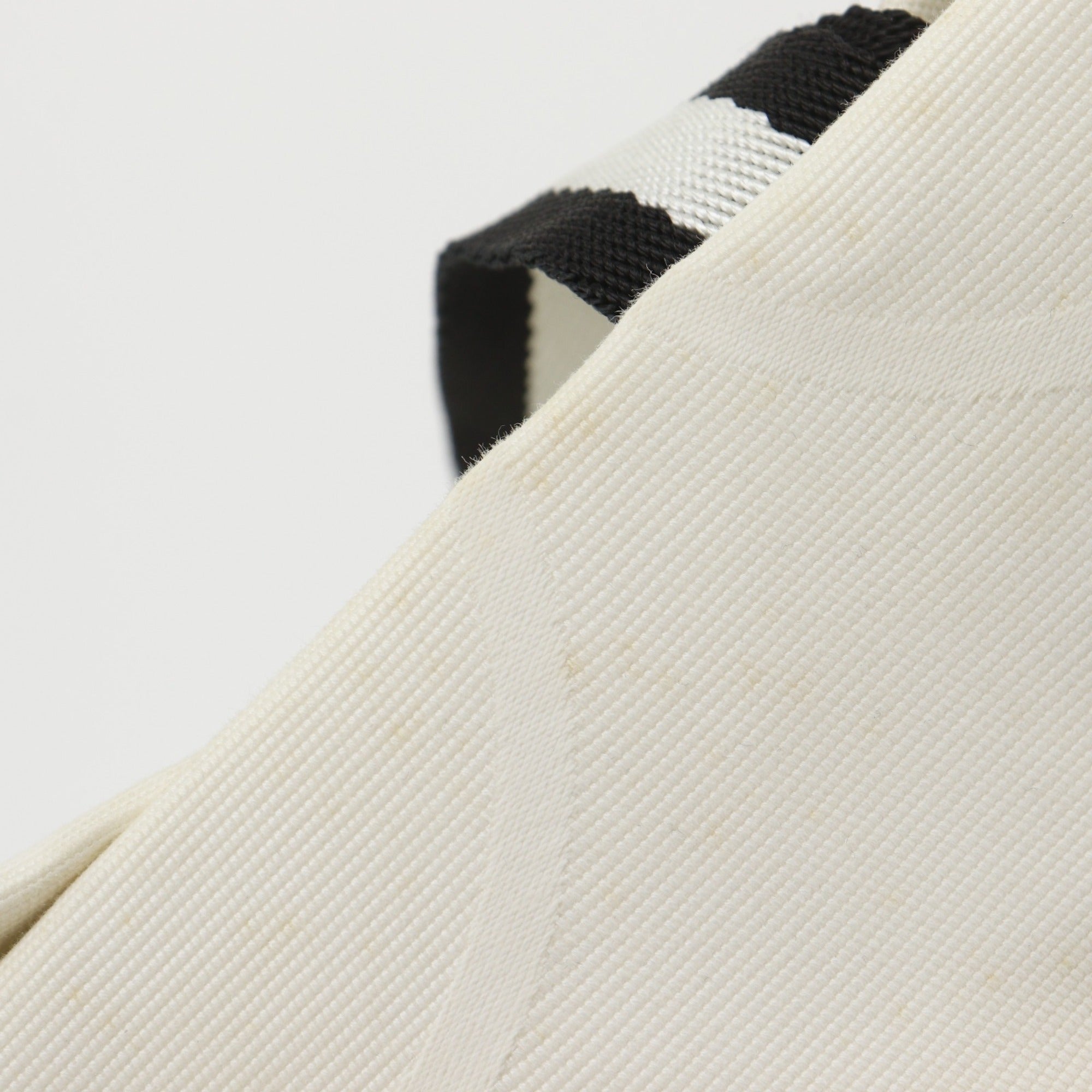 Gucci White Canvas Tote Bag (Pre-Owned)