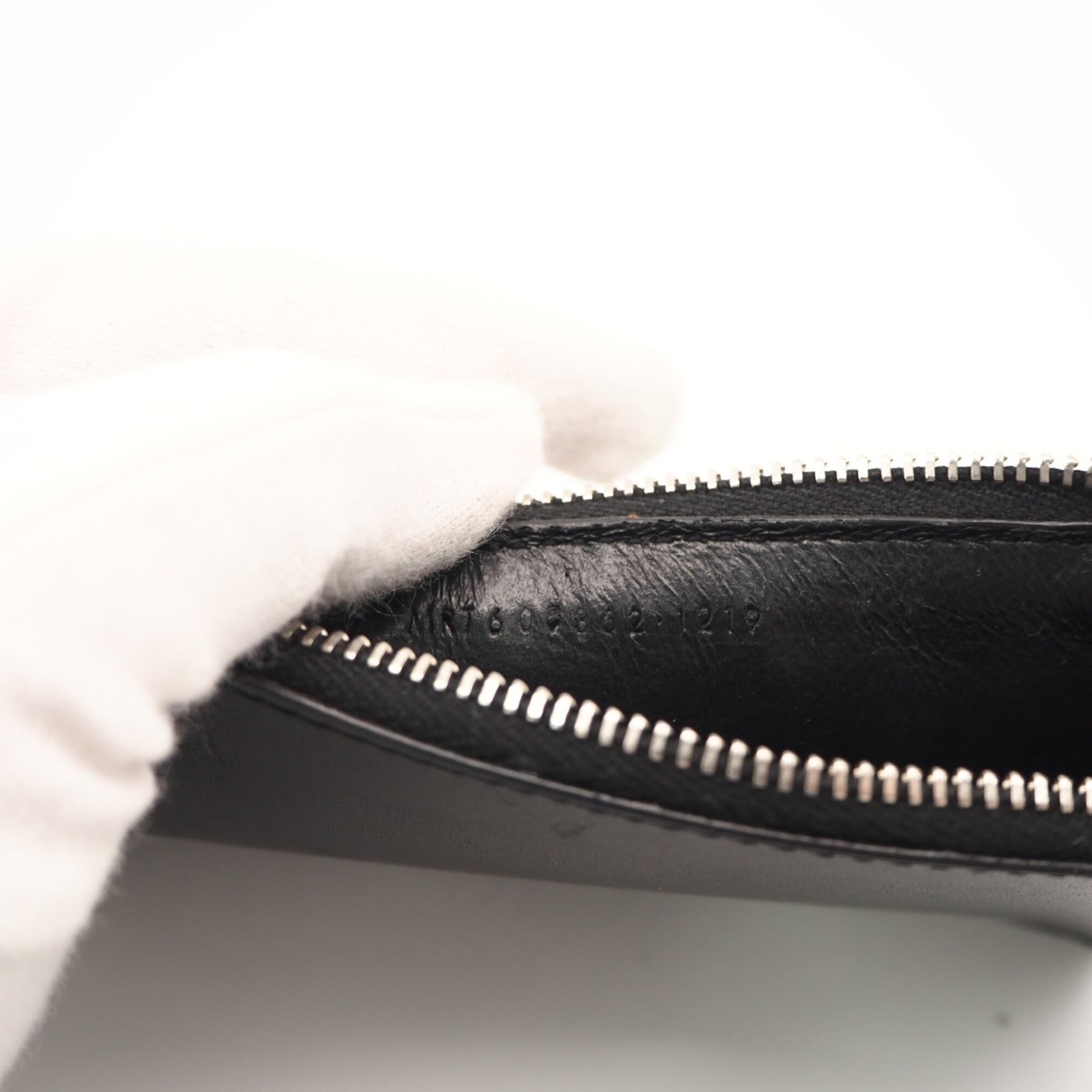 Yves Saint Laurent Black Leather Coin Purse/Coin Case (Pre-Owned)