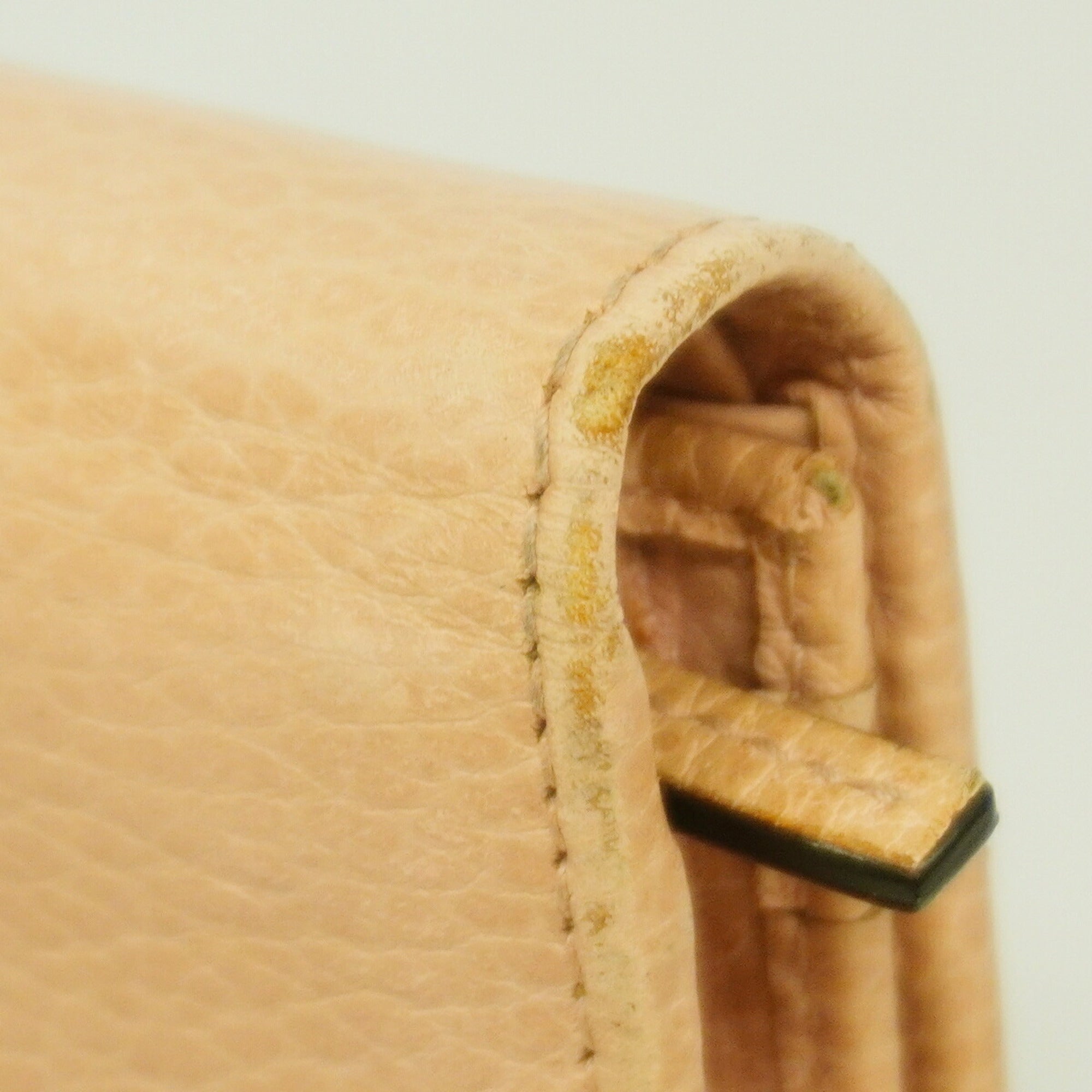 Gucci Pink Leather Wallet (Bi-Fold) (Pre-Owned)