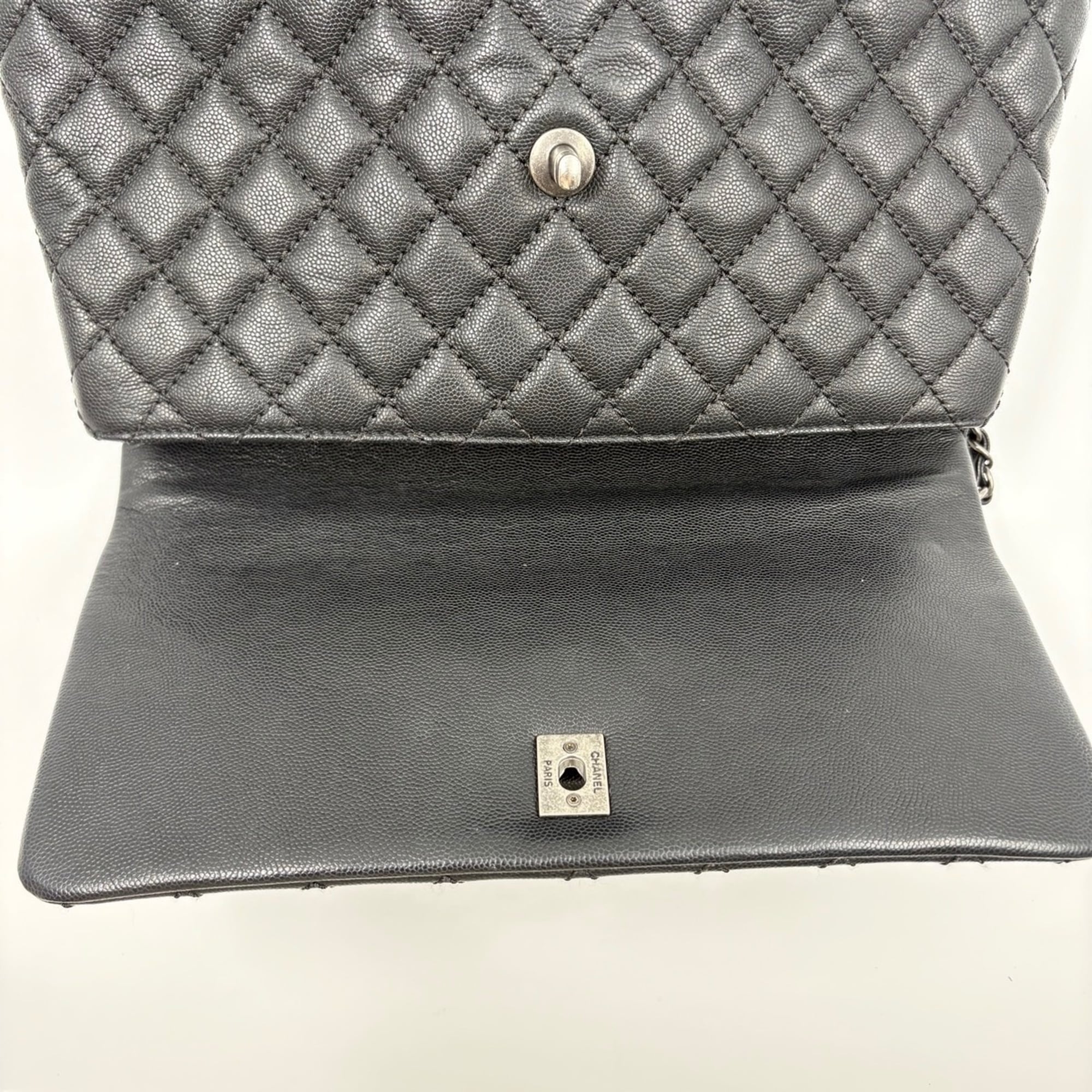 Chanel Matelasse Black Handbag (Pre-Owned)
