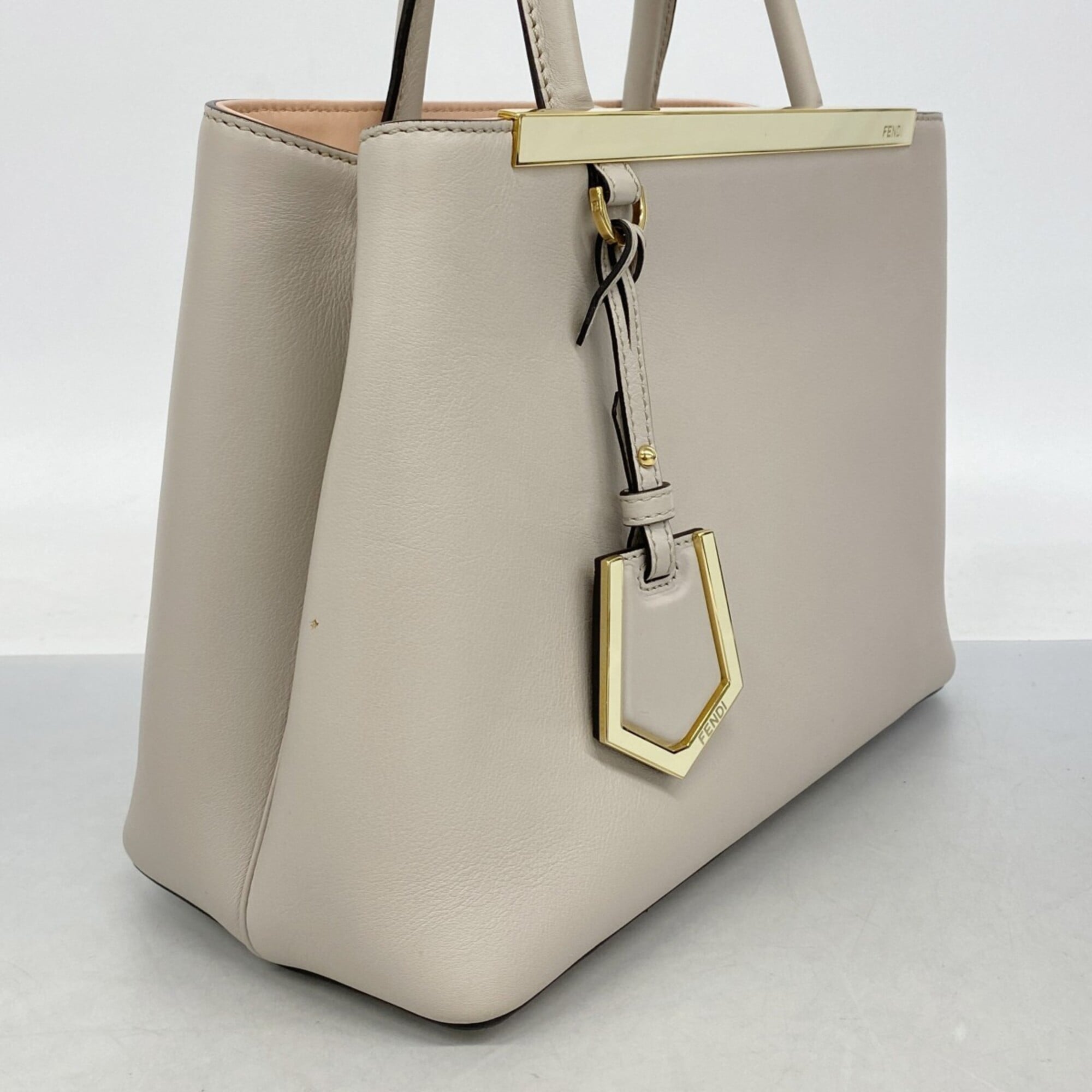 Fendi Beige Leather Handbag (Pre-Owned)