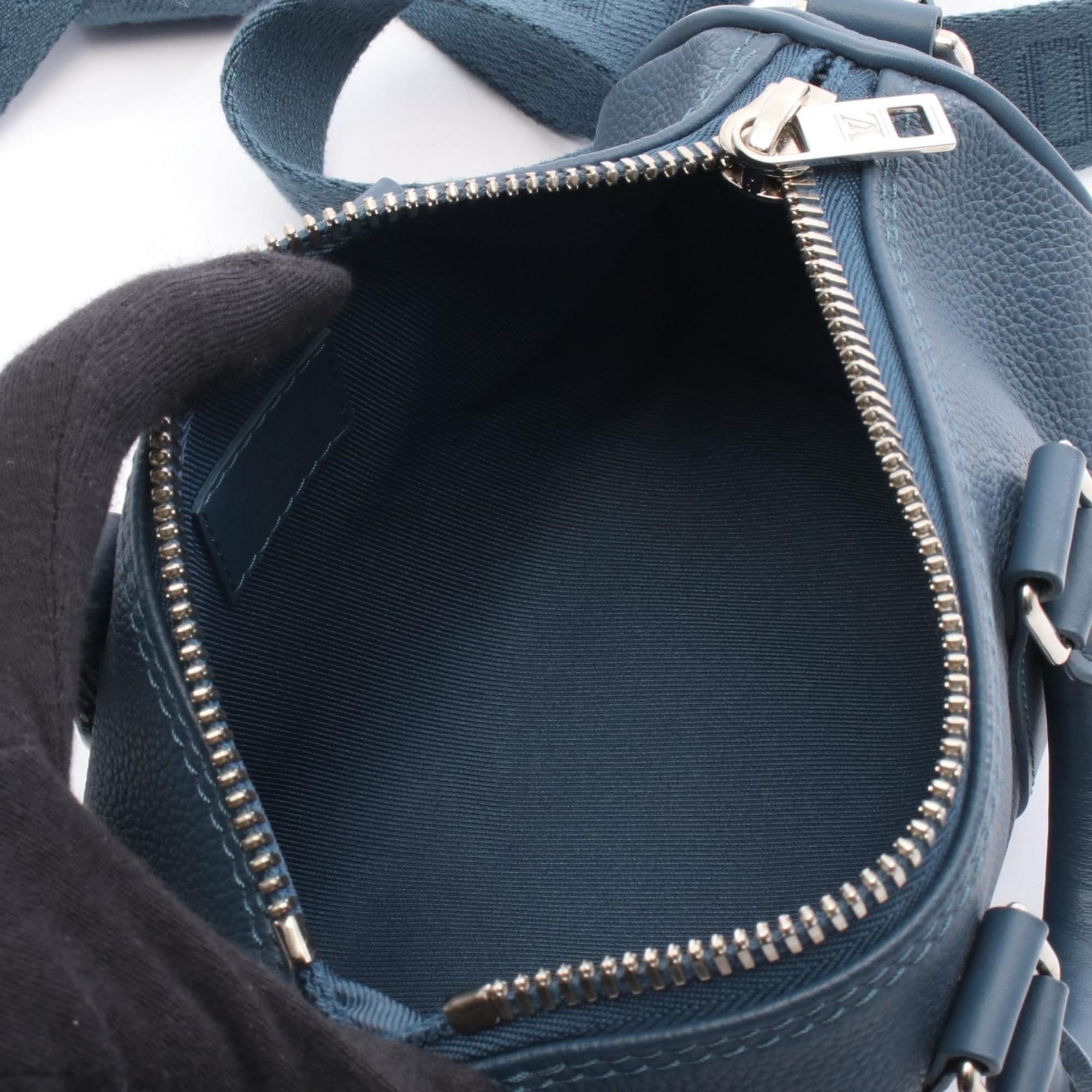 Louis Vuitton Blue Leather Handbag (Pre-Owned)