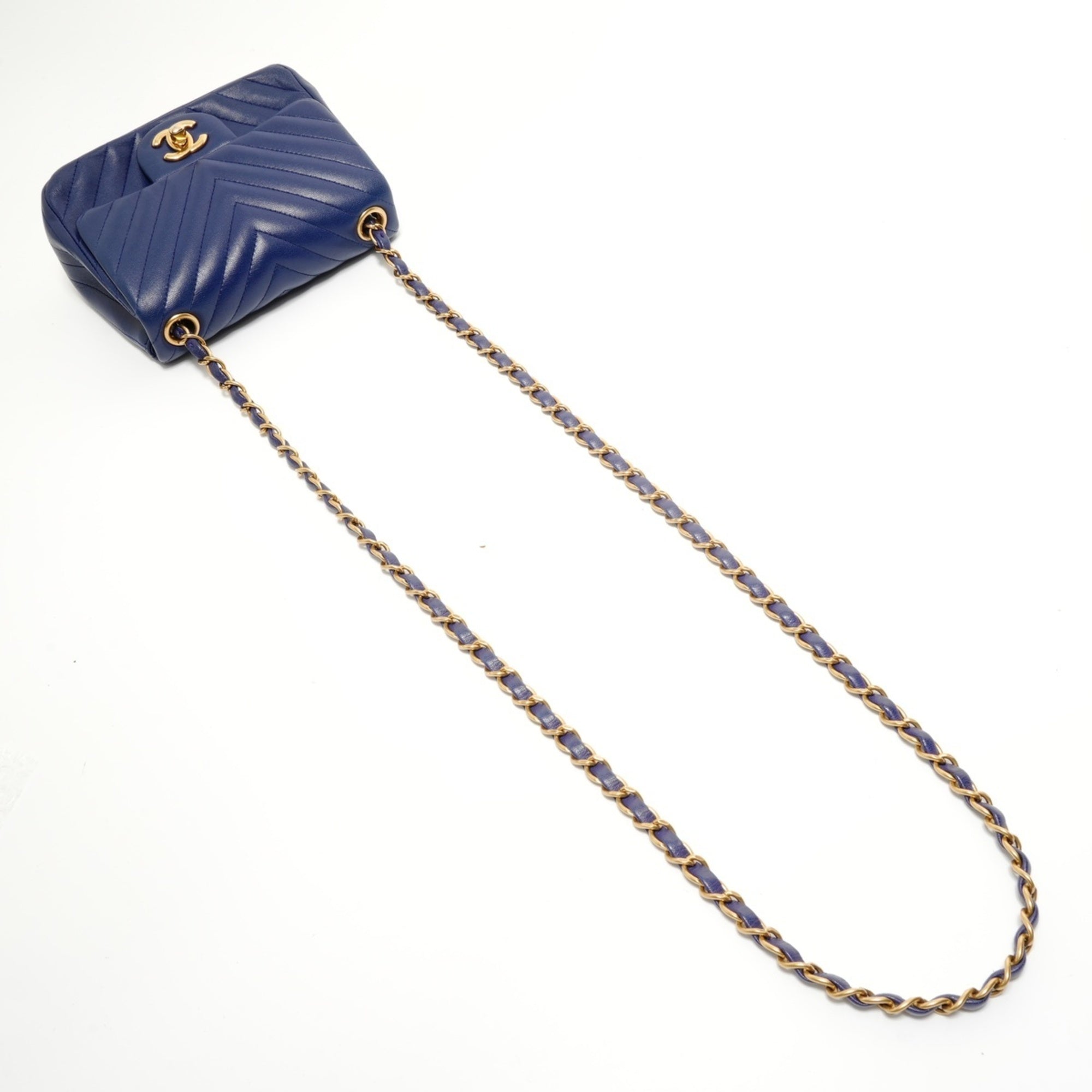 Chanel Blue Leather Shoulder Bag (Pre-Owned)