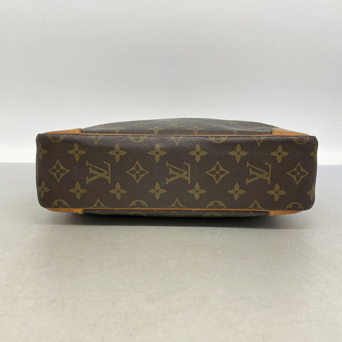 Louis Vuitton Brown Shoulder Bag (Pre-Owned)